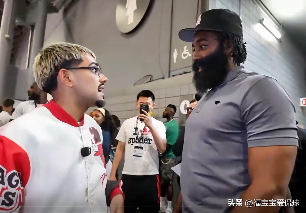 真的不敢认！哈登这休赛期是彻底放飞自我了？

近日哈登现身纽约Fanatics线