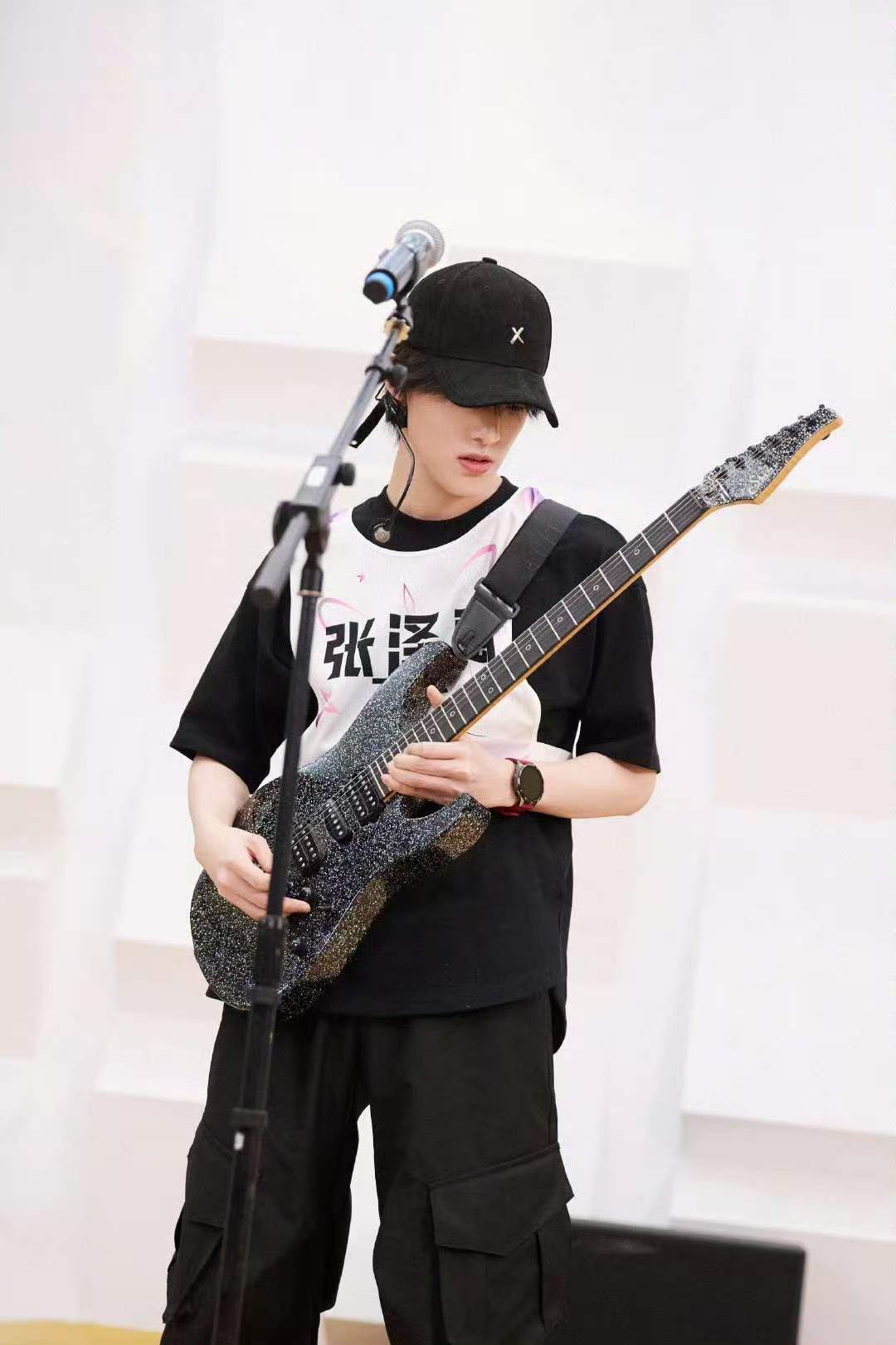 TOP彩排花絮照大事很妙的样子！！ 