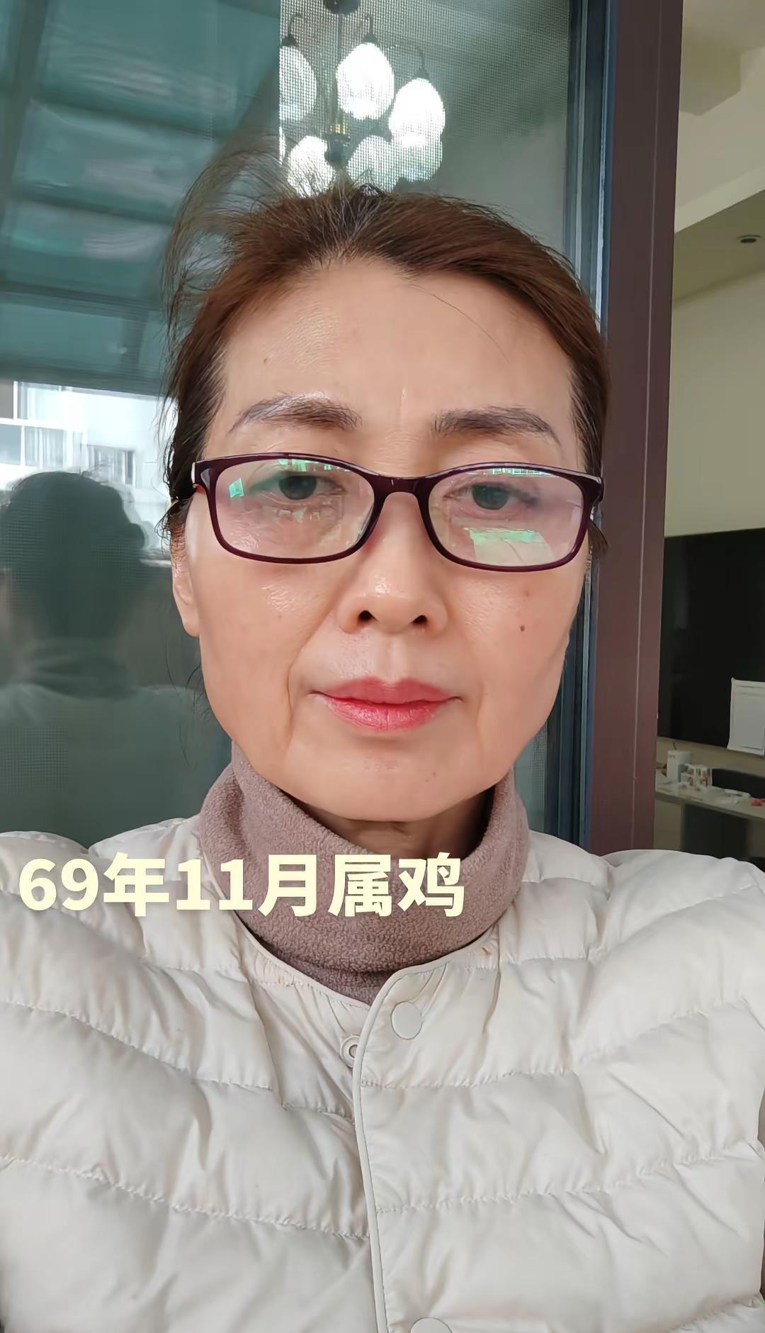 第239天：人到中年，褪去浮躁。不再追逐喧嚣与浮华。内心安然笃定，从容平和。不慌