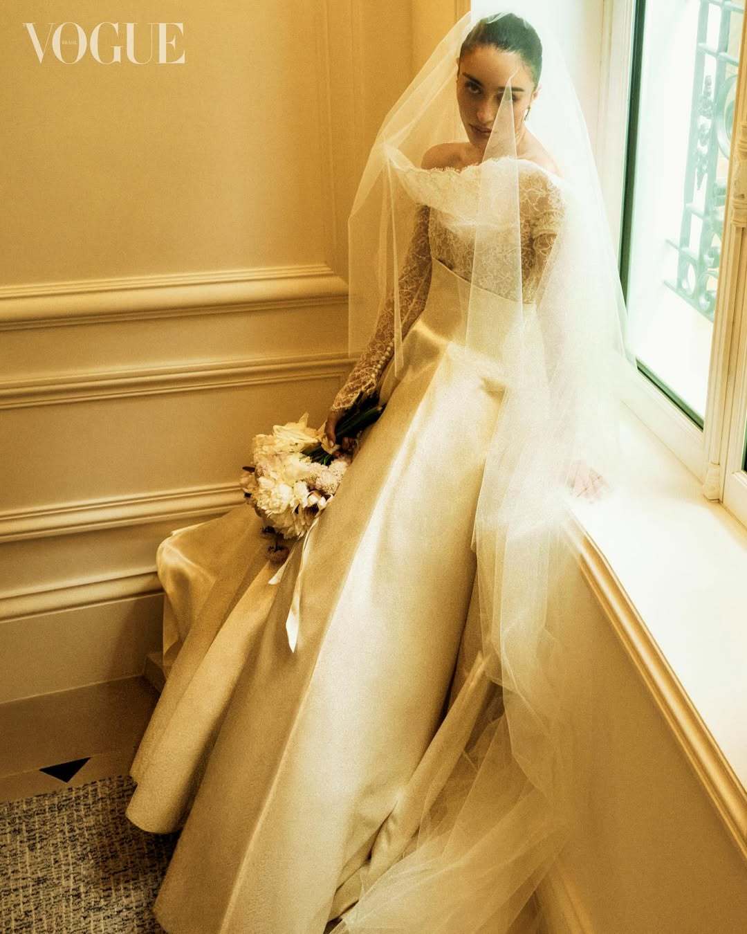 Jonathan Anderson 设计的两套Dior 特别定制新娘婚纱礼服，大