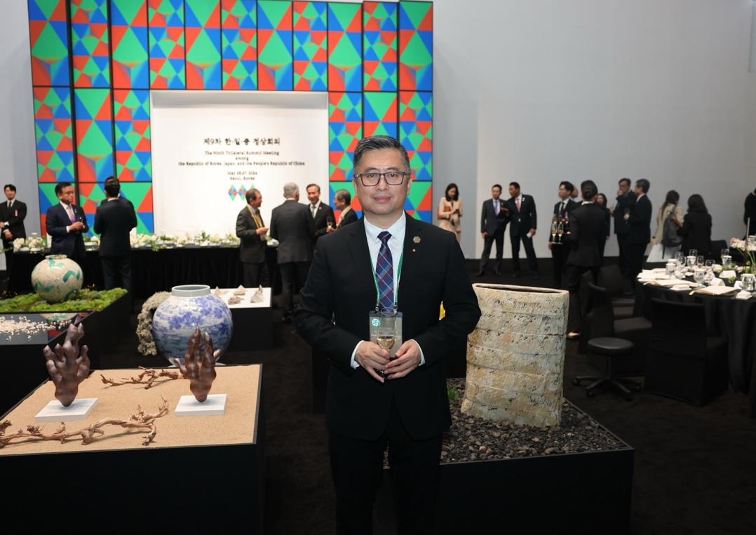 日前，第八届中日韩工商峰会重启，在韩国首尔召开，本次会议看点很多，挑个重点来说，