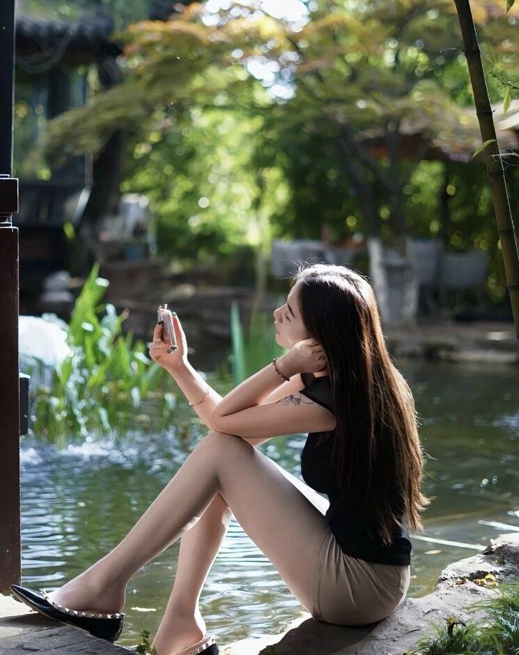 静谧午后，悠然自得，享受自然之美。