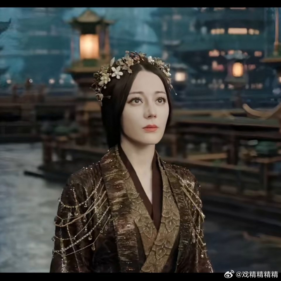 迪丽热巴难过不像演的解锁新造型，好看吗？ 