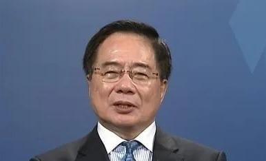 蔡正元说大陆根本不敢武统，只是喊喊口号罢了。他给出的理由是：美西方国家警告中国，