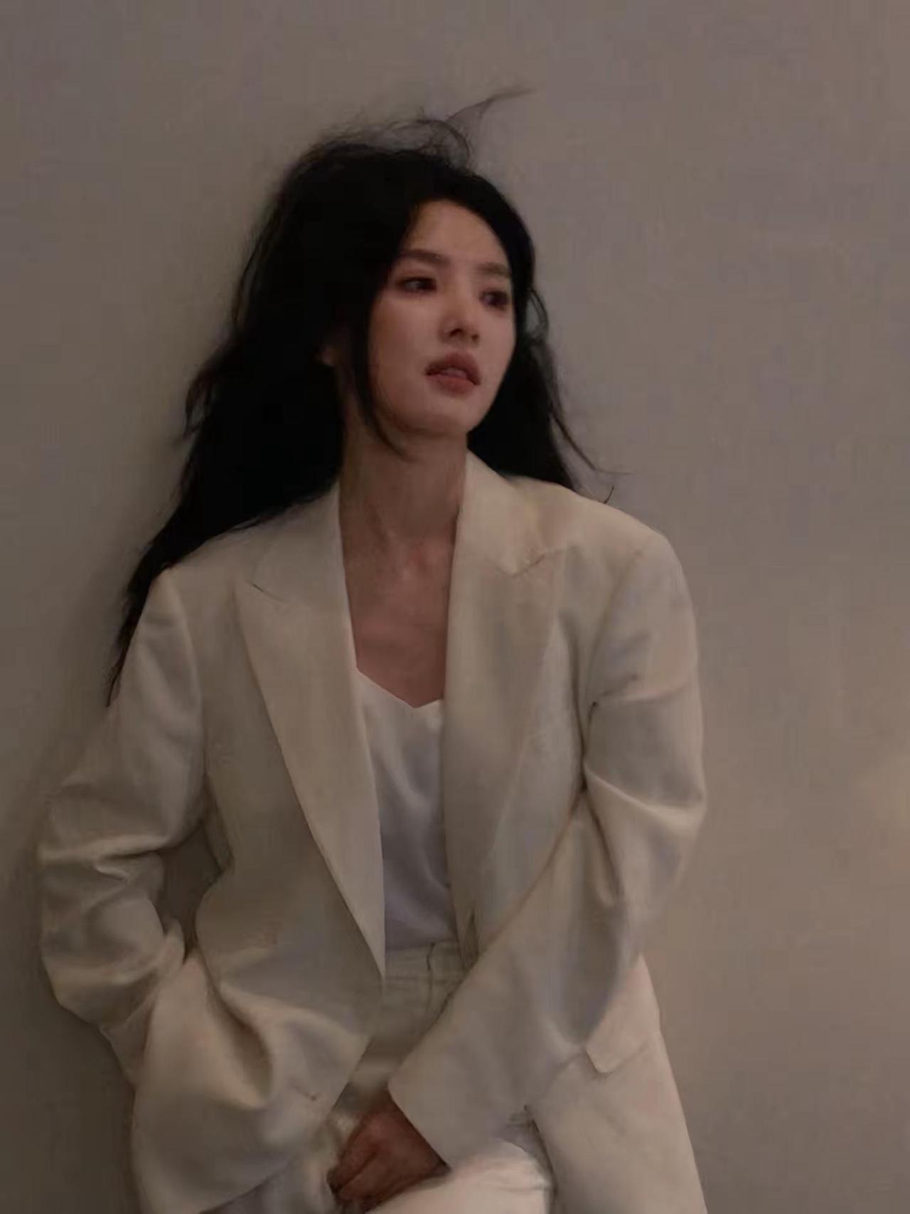 姐感已经溢出屏幕了