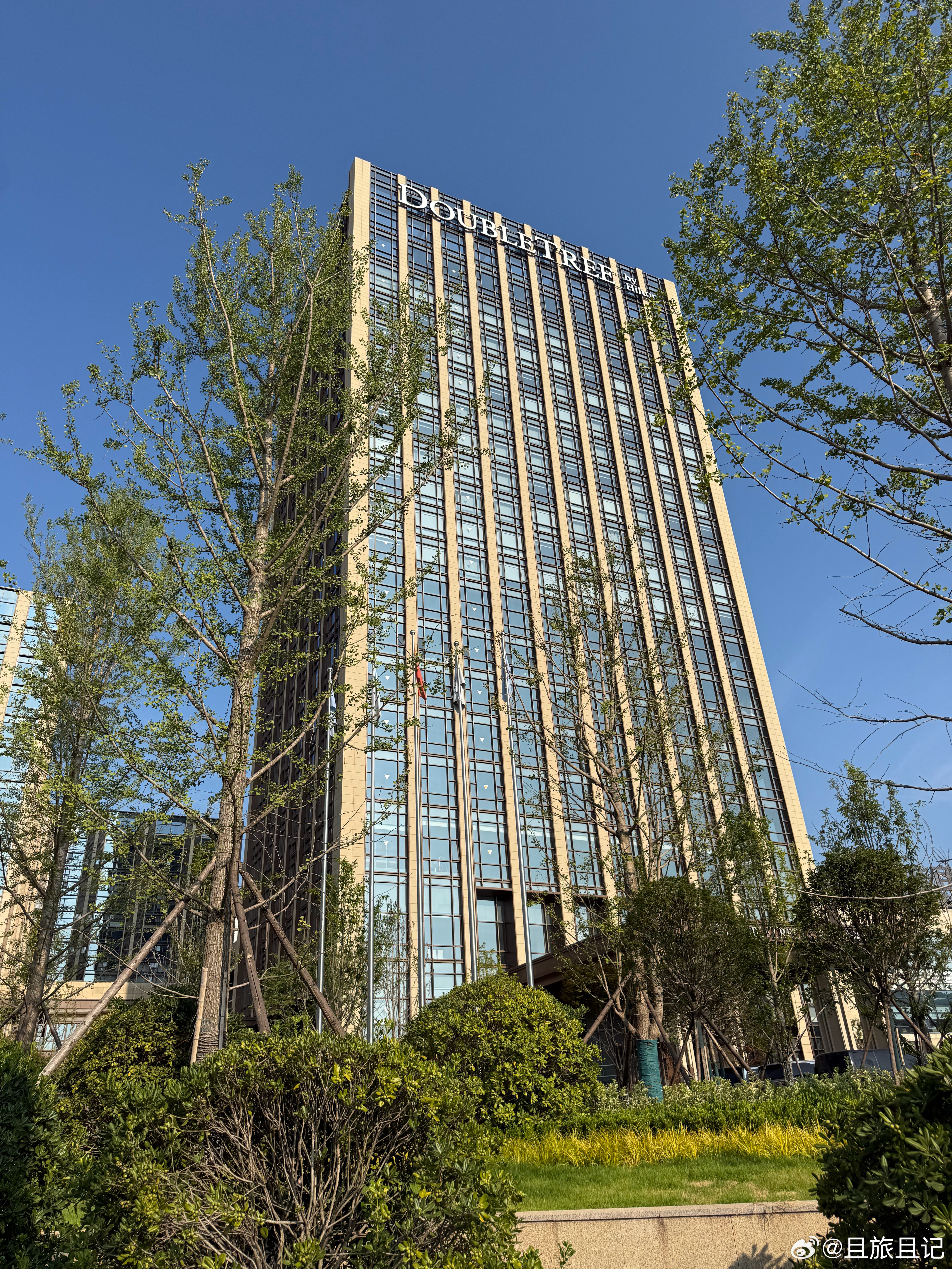 自贡华商希尔顿逸林酒店。 自贡·自贡华商希尔顿逸林酒店(平安大楼店)