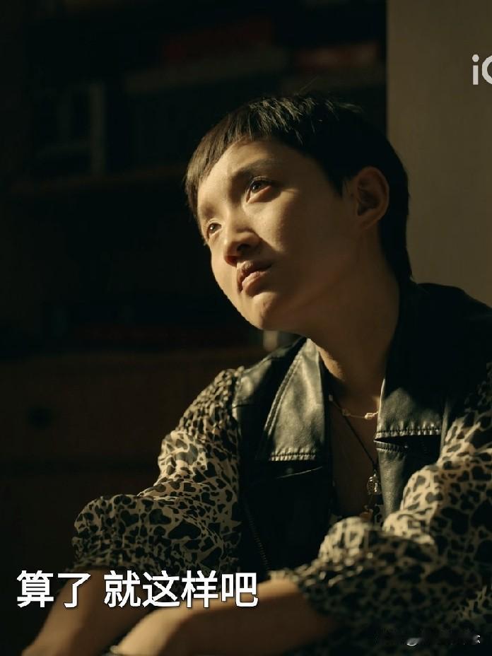 女儿上大学，
放假回来十天了，还没睡够！！！
每天晚上12点睡，
早晨11点以后