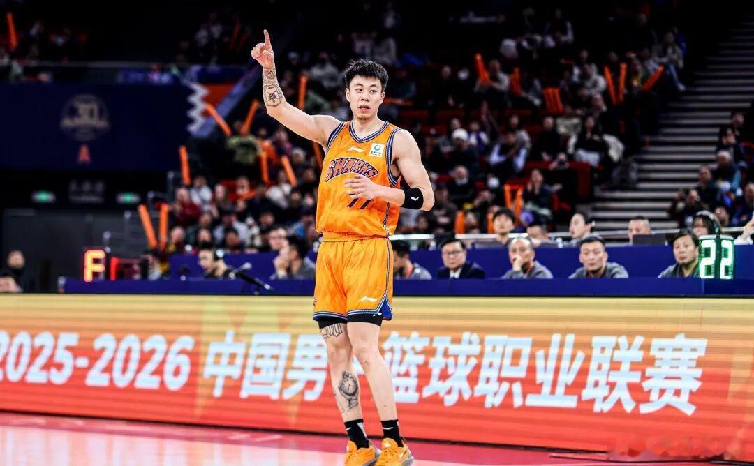 CBA总决赛｜上海客场大胜广厦，大比分3-0夺赛点！古德温28分10助，布朗29