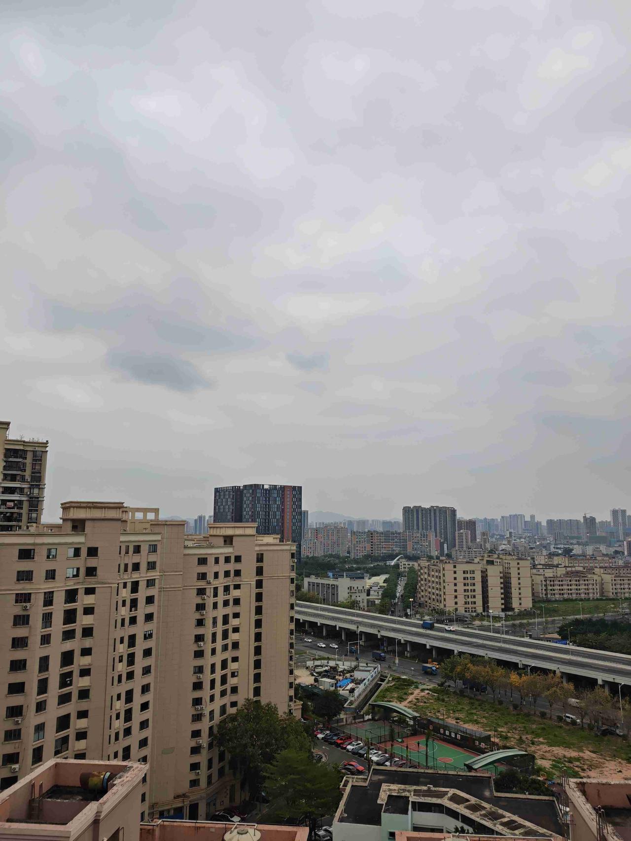 我的今日状态：😁轻松愉快
我这里的天气：🌤️多云：深圳今日多云，气温24度到