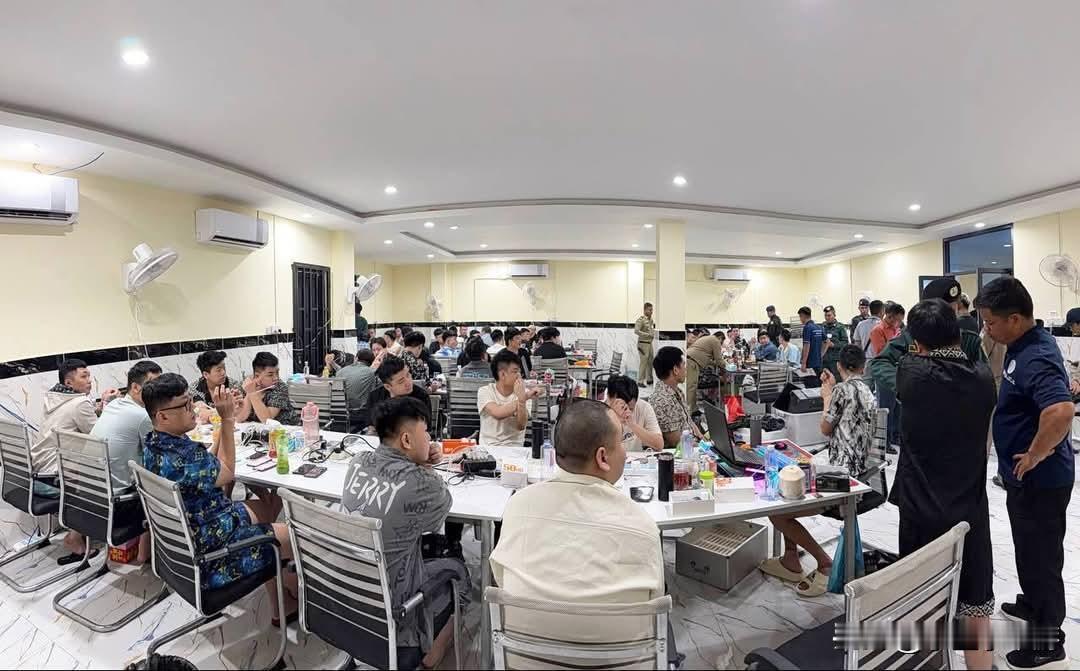 波贝查电诈，逮捕117人

8月7日，柬埔寨警方对波贝市多处涉嫌网络诈骗的窝点展