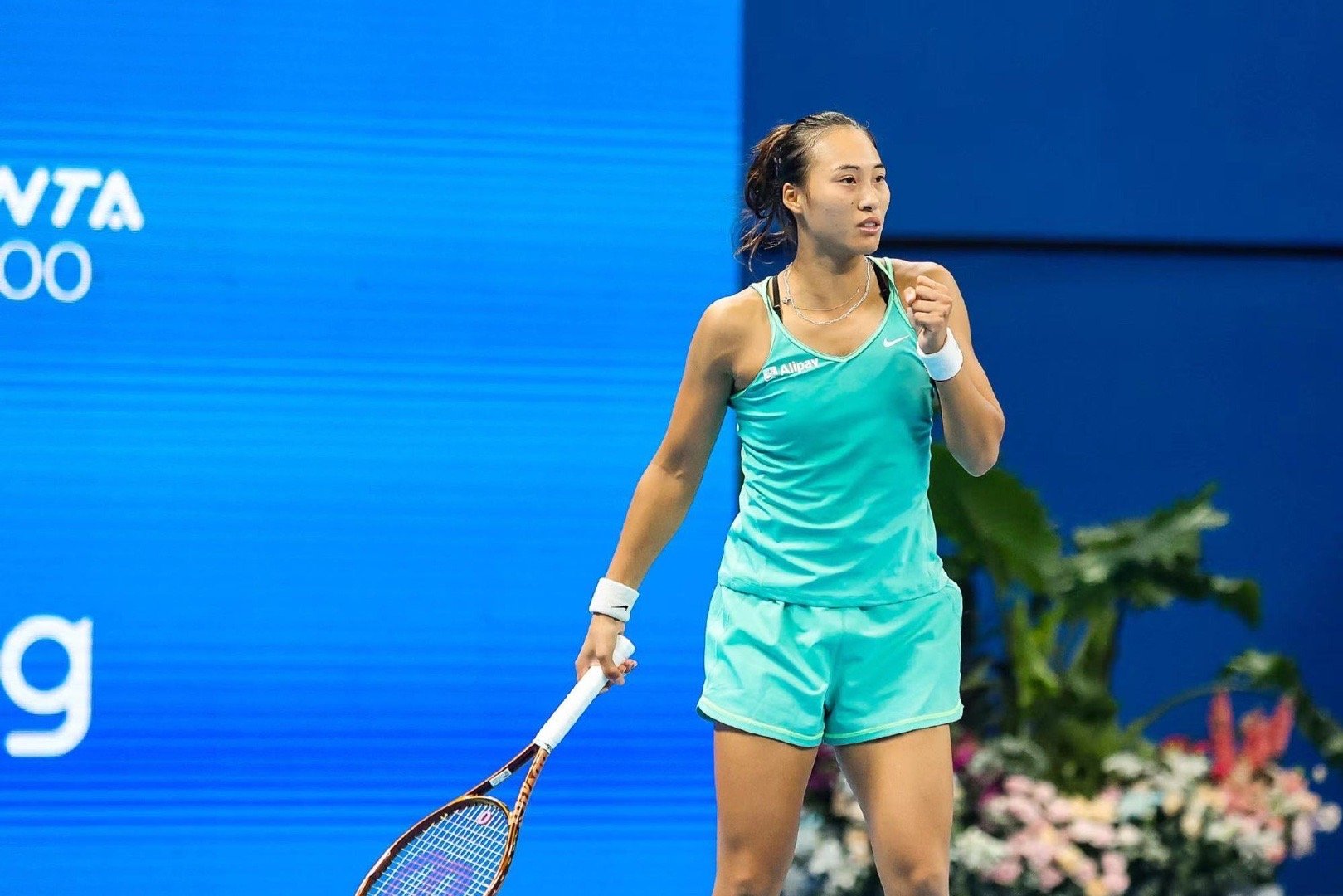 #郑钦文晋级郑州赛八强# 郑钦文赛后亲口承认吴迪为自己的新教练：“其实他本来早就