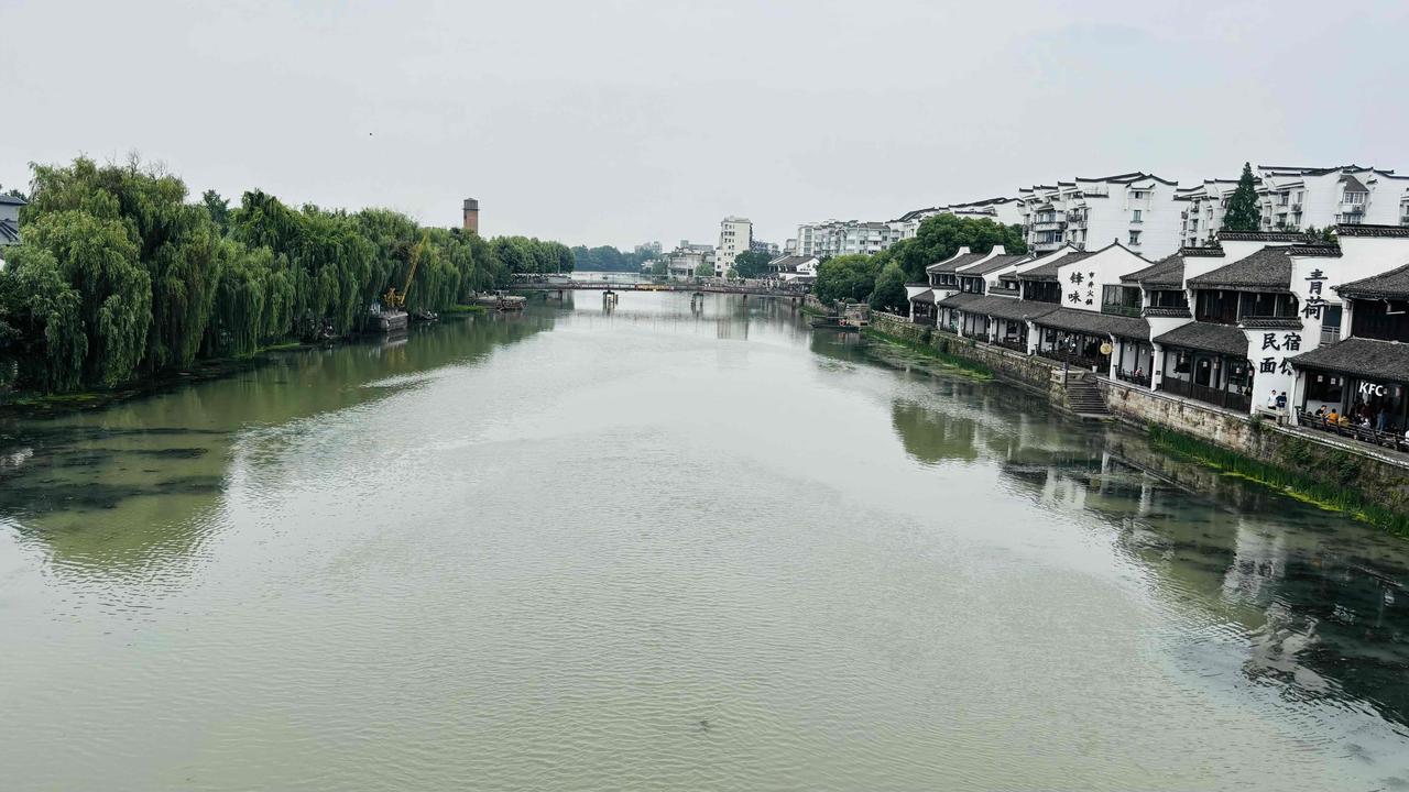 杭州塘栖古镇位于京杭大运河杭州段北端，是江南水乡的典型代表，也是世界文化遗产中国