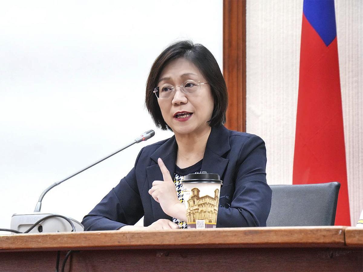 翁晓玲确实是国民党的一员猛将，但也由于确实太过于“猛”了，现在也给国民党带来了很