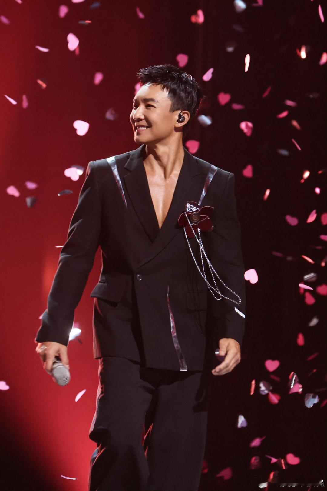 刘畊宏[超话]刘畊宏放假也在长沙练习刘畊宏说自己二公要跳舞 披荆斩棘 披荆斩棘备