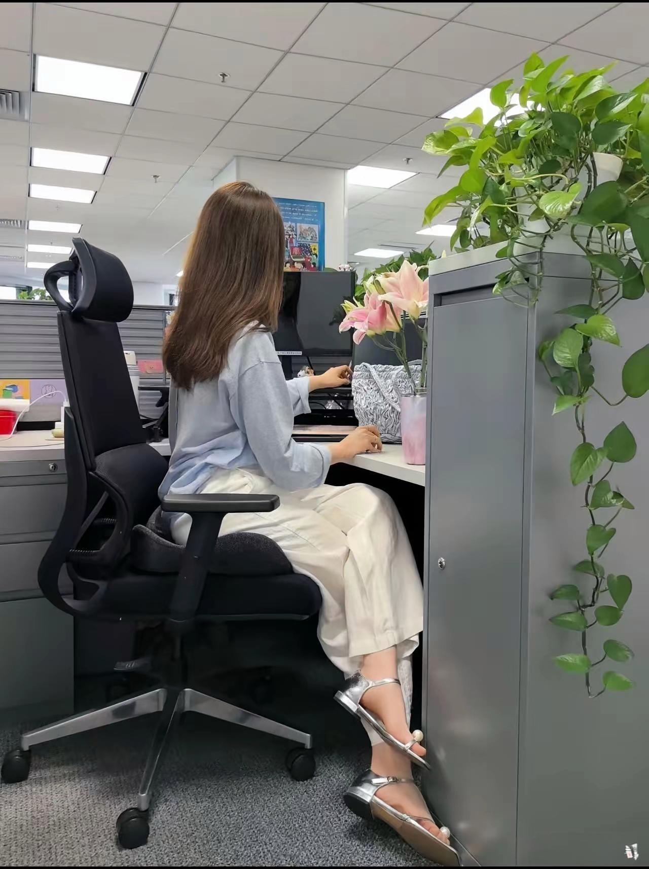 新同事好有气质啊