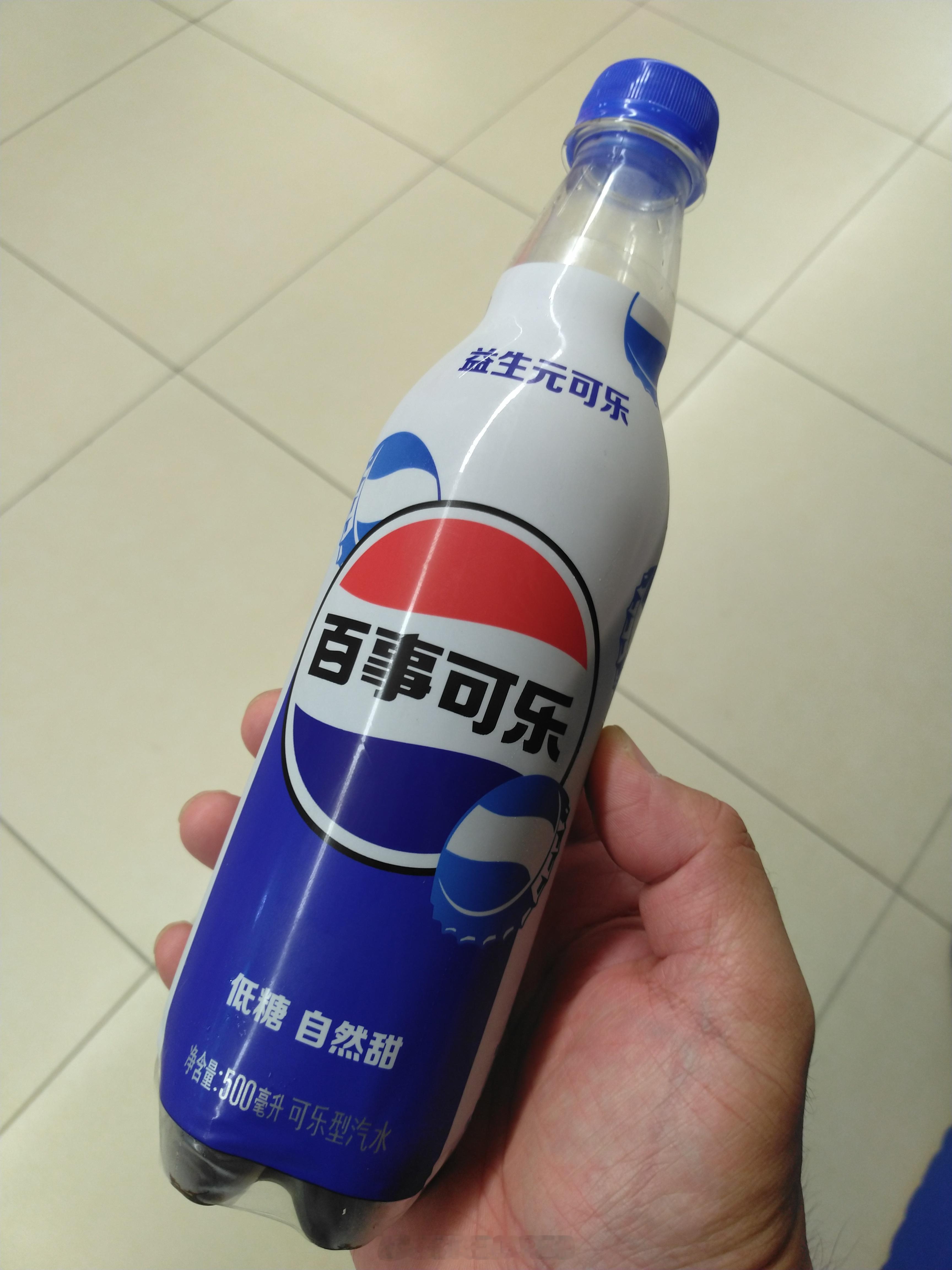 百事可乐 粗尝有点像普通的无糖，但甜味更自然一些，消散也挺快。  ​​​