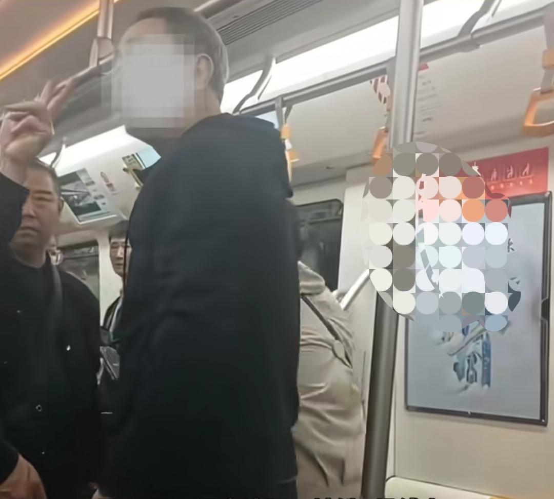 小时候就被教导要尊老爱幼，以前也总在公交车上听到，请给有需要的乘客让座，这本是一