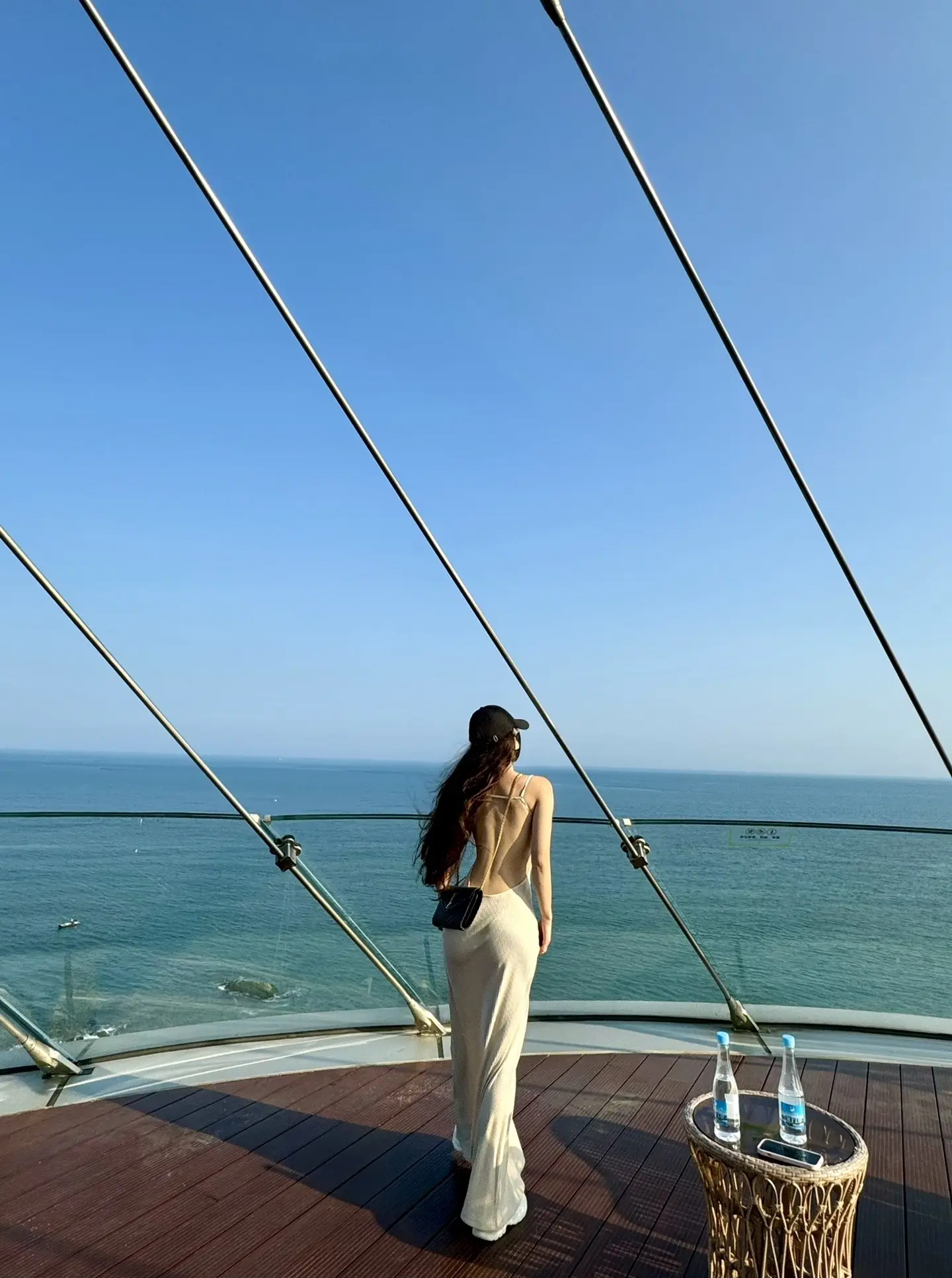 少女的定义从来不是年轻漂亮
而是勇敢 自信 坚毅
对生活充满热爱 对未来保持期待
