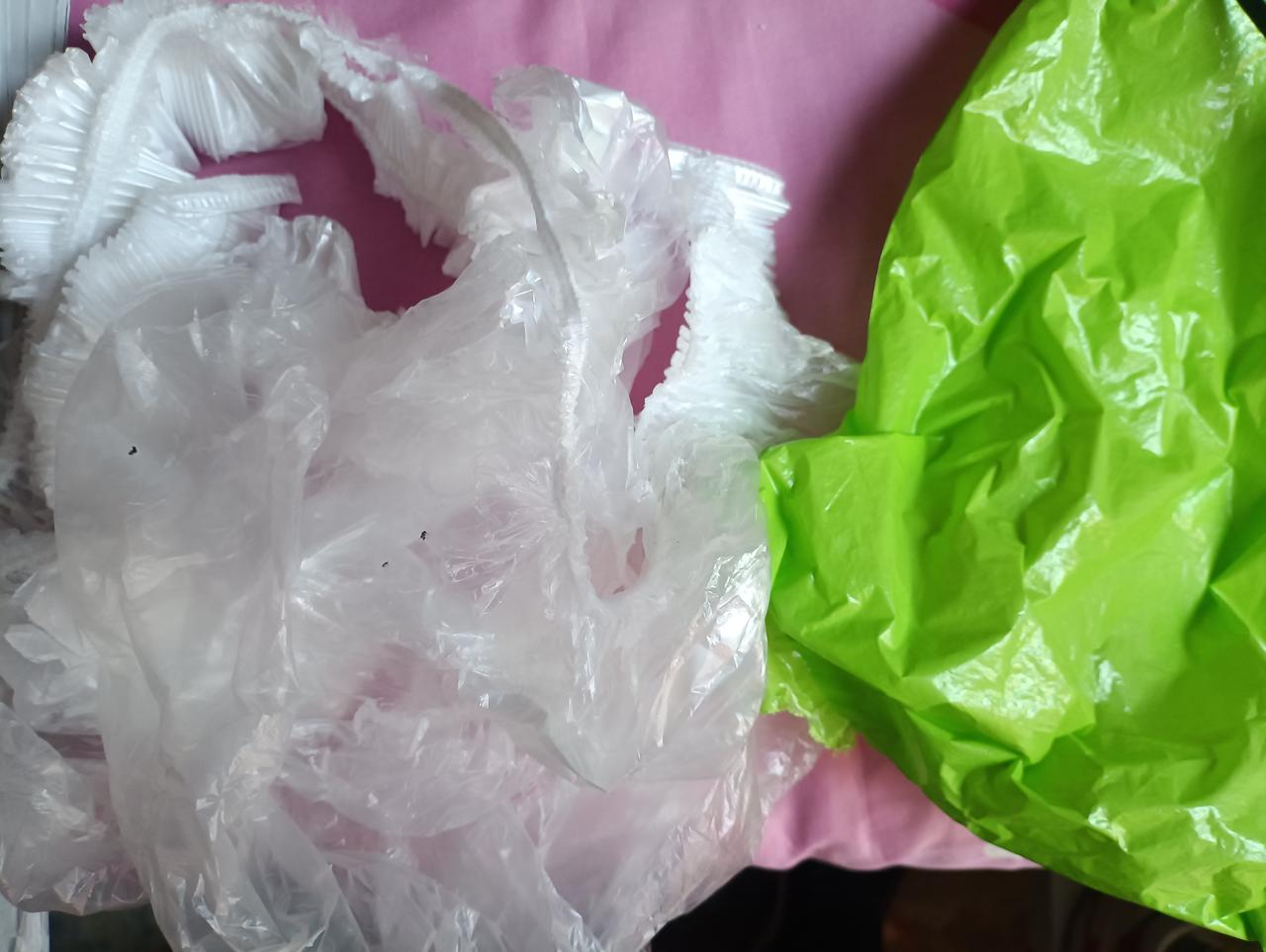 网上购物，还真得小心。
前几天，我在网上购买了一件电动车雨布，就是为了下雨时遮盖