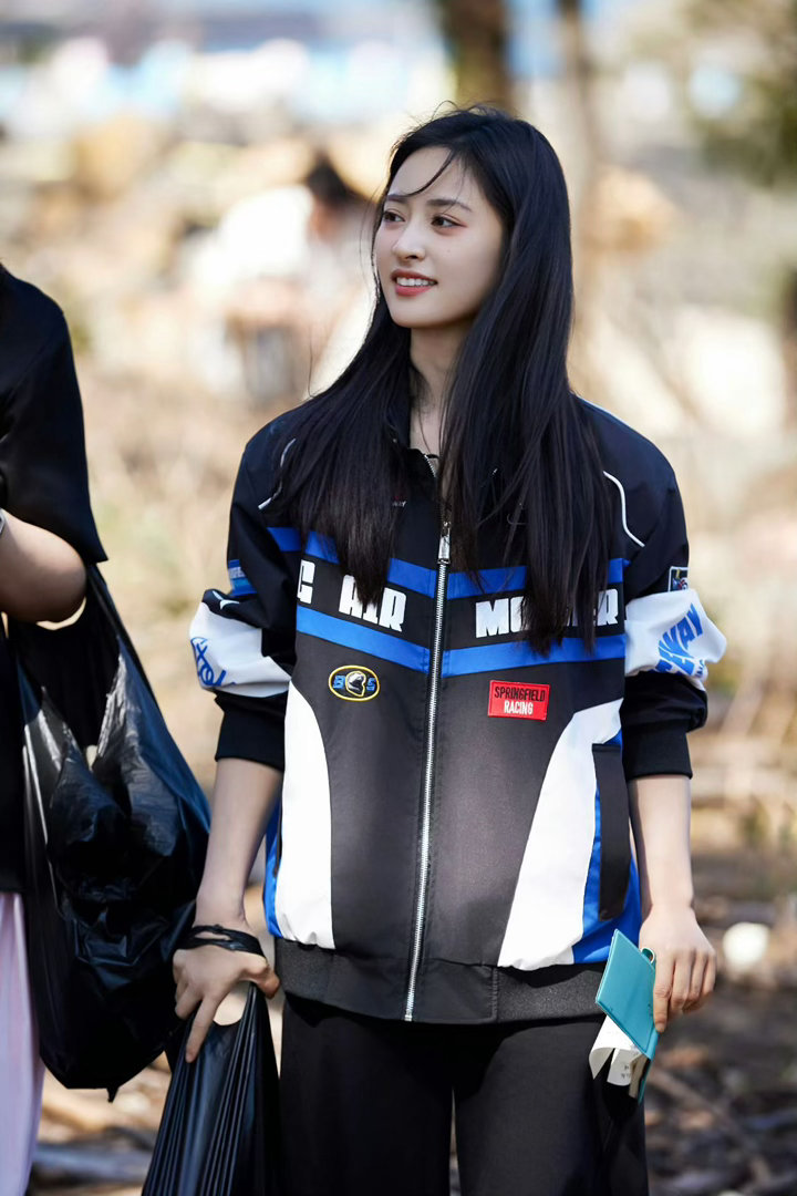 沈月起身这一下好飒被沈月亲爱的客栈起身帅到 沈月真的好帅一女的！客栈游戏环节背手