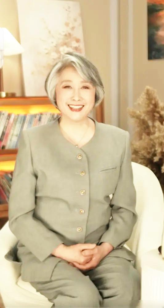 别再扯姜昆了，
'《曲苑杂坛》的消失
从来不是个人恩怨的锅，而是被流量时代狠狠抛