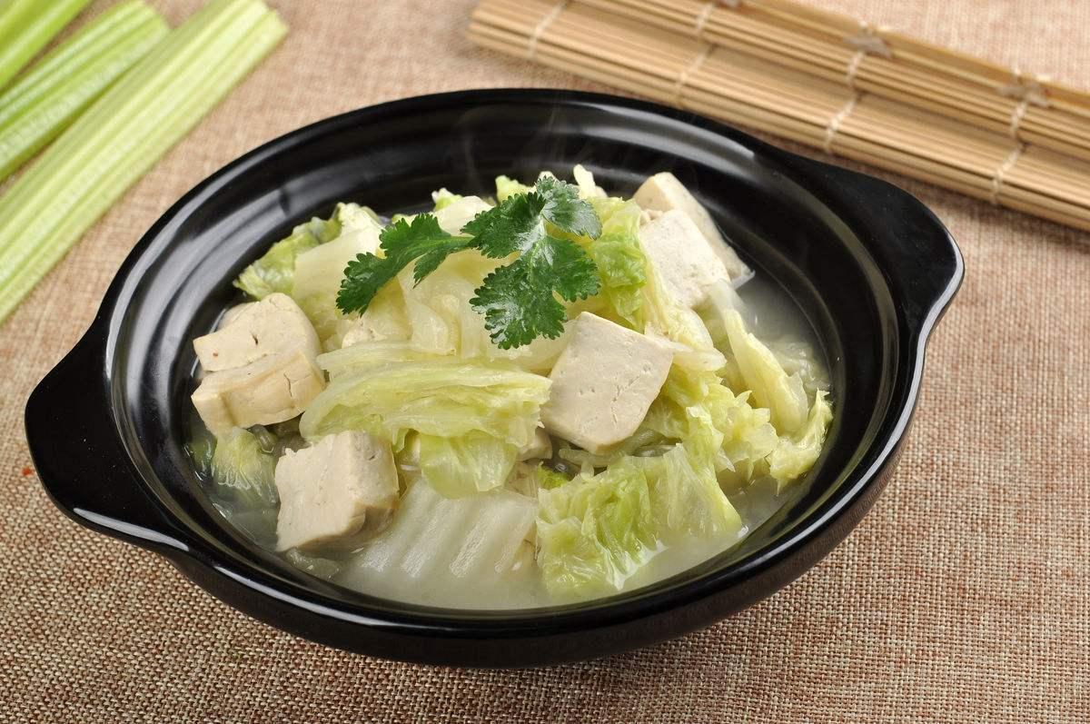 养生先养骨！建议50岁后要多吃这6道高钙菜，腿脚有劲精力充沛
步入50岁，身体这