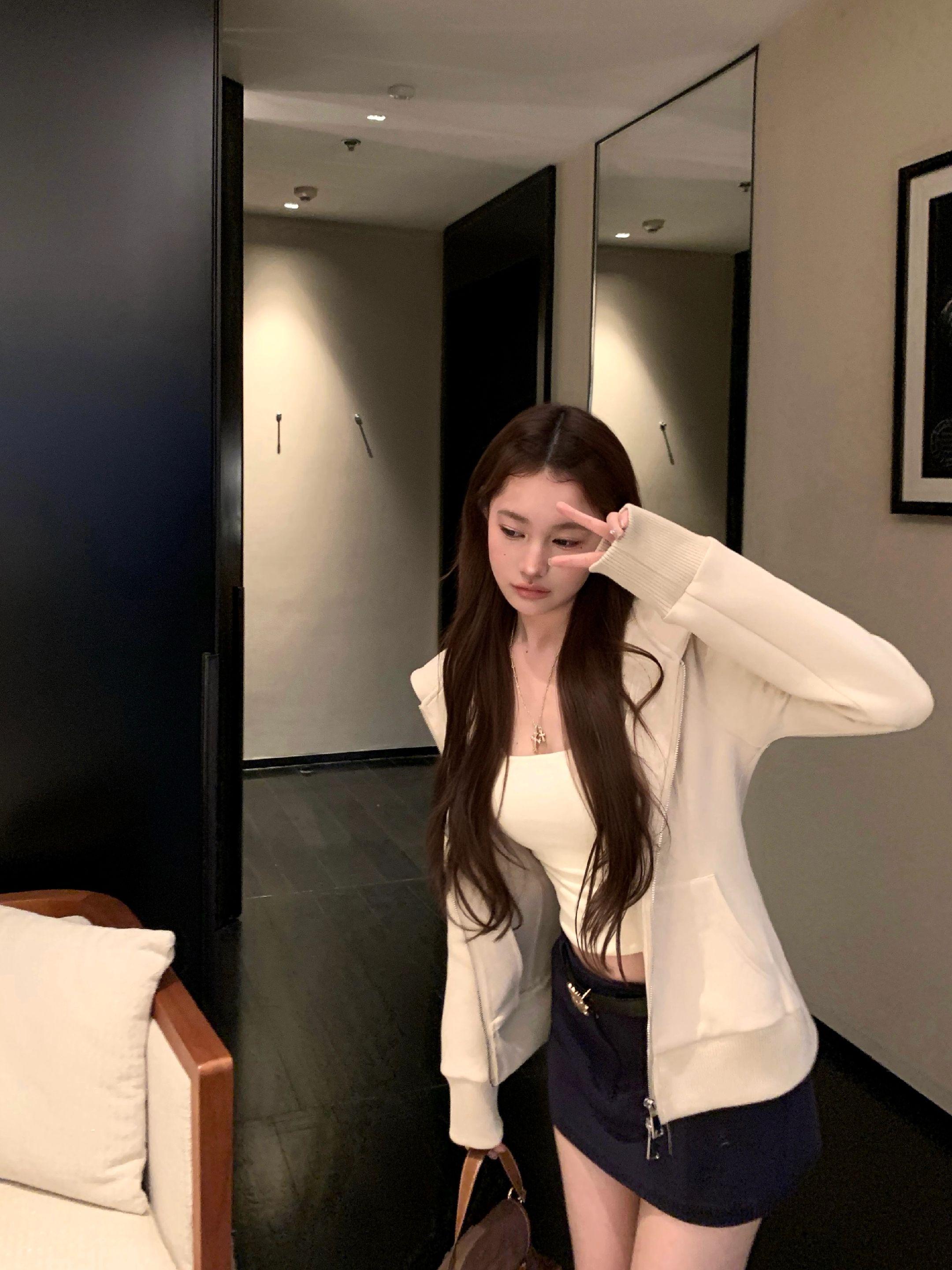 不知道 我的身材很曼妙