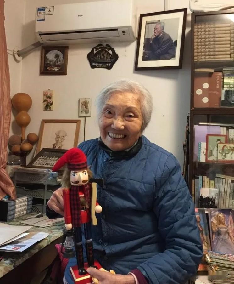 80岁丧偶独居到104岁，没去养老院没靠子女，去世前也是独自一人。这位老人不是别