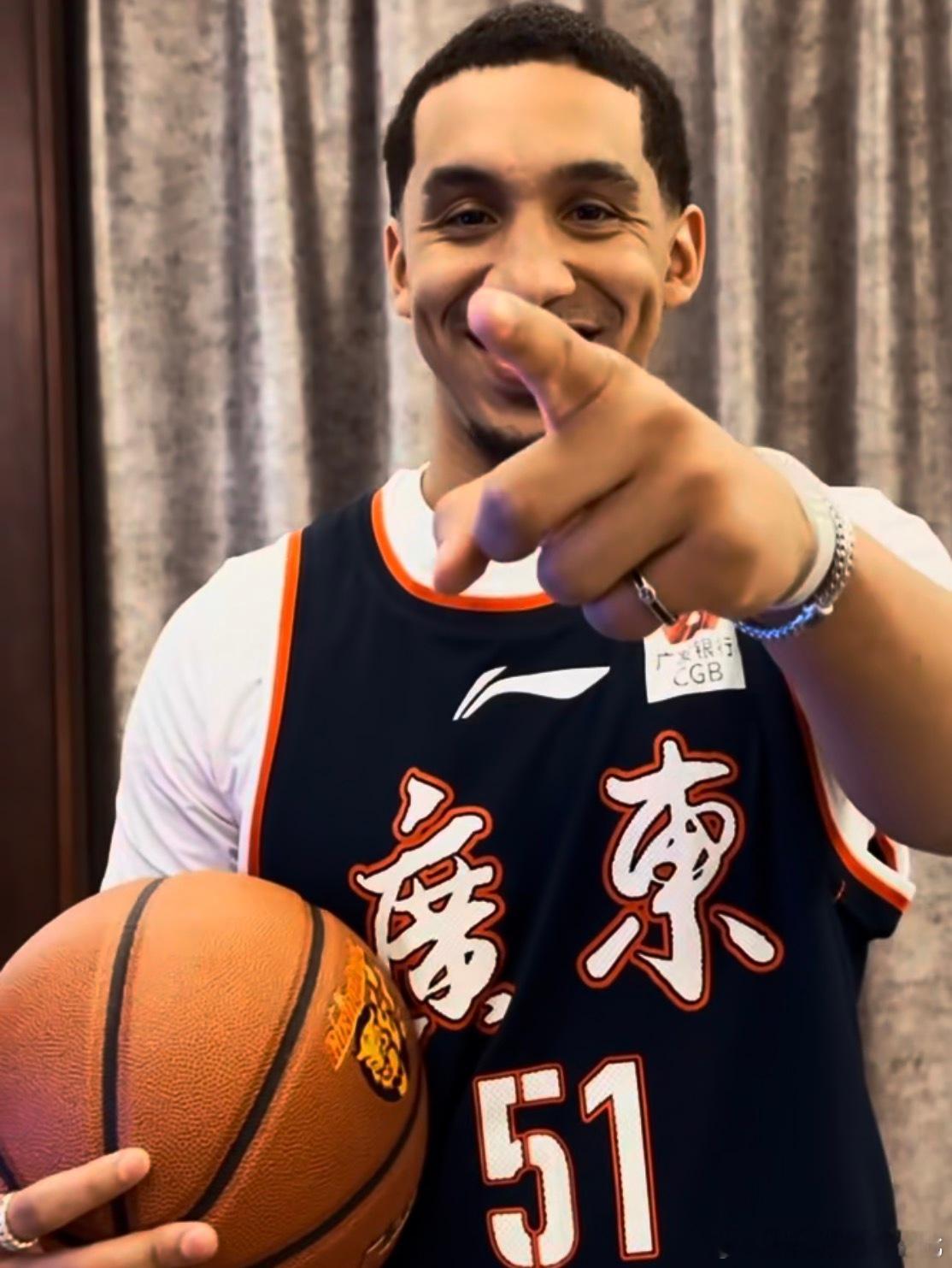 前广东宏远外援水哥沃特斯将加盟NBL联赛CBA