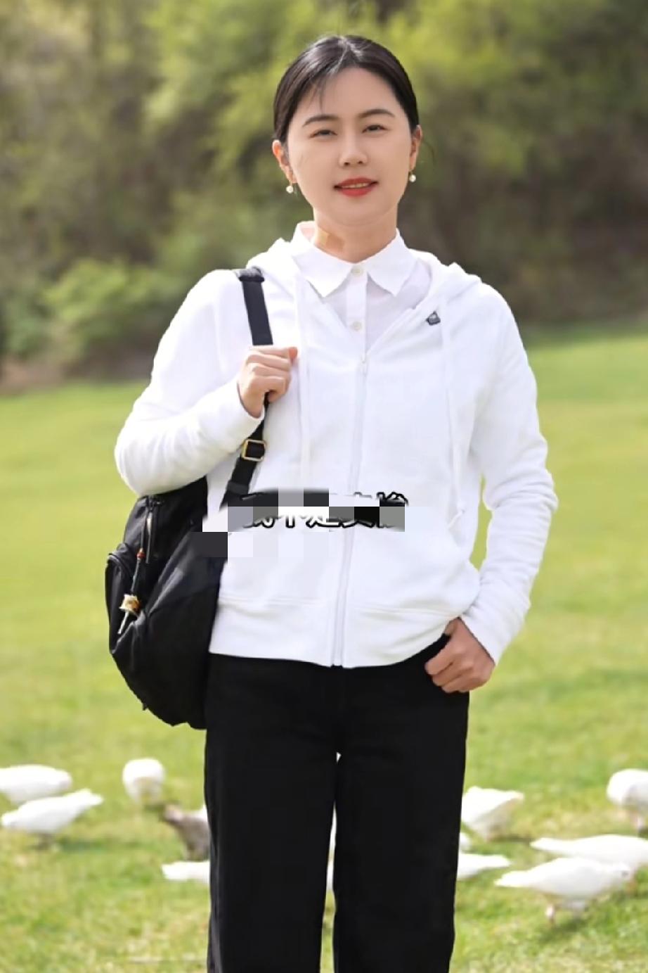 相宜博士到了境地，发视频求助网友给支招，如何破这个局。因为公司半年没有进账了，员