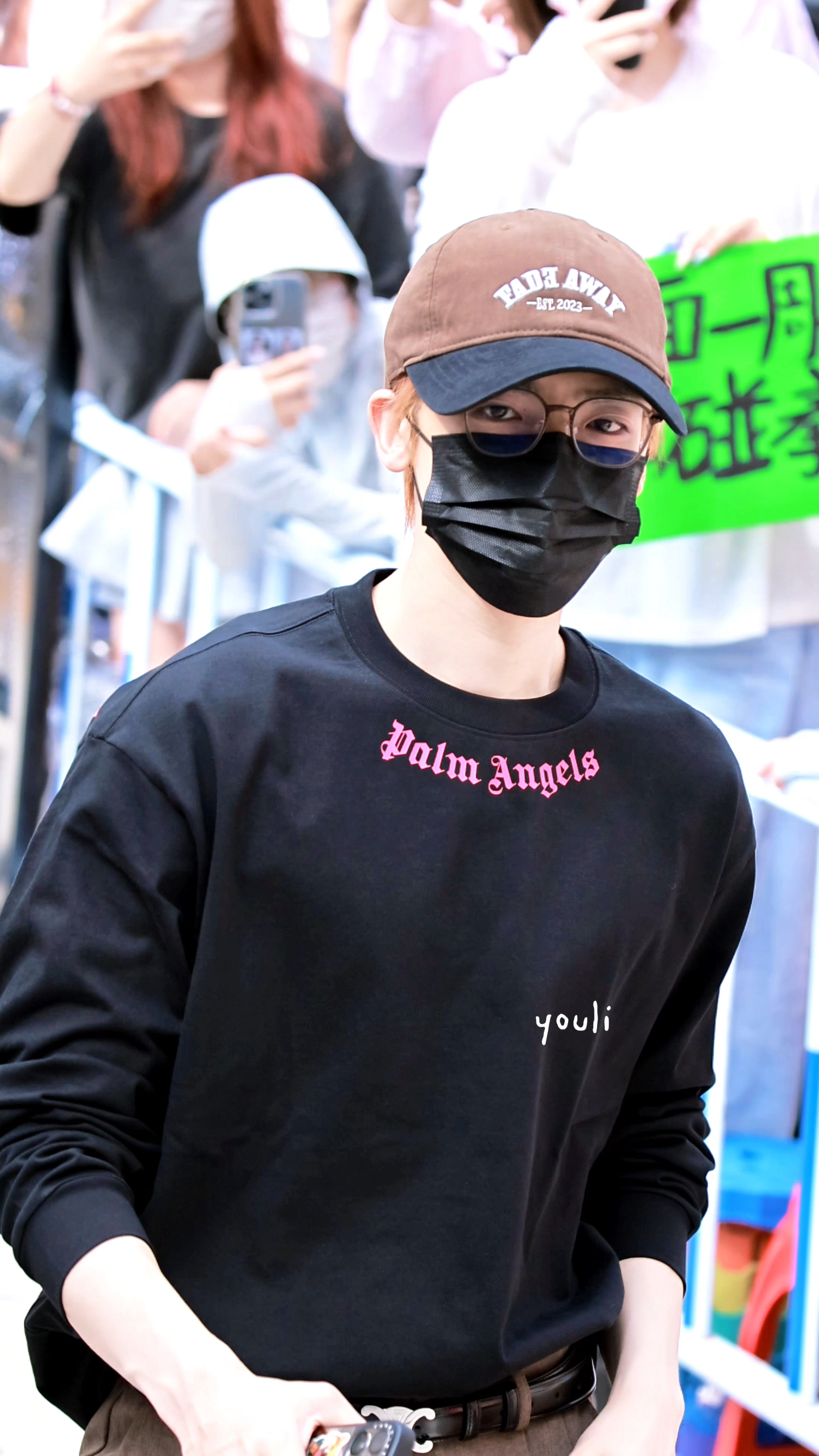 大家可以先看看卖家秀主理人侯明昊亲自为你试戴🤎🖤🩷 ​​​