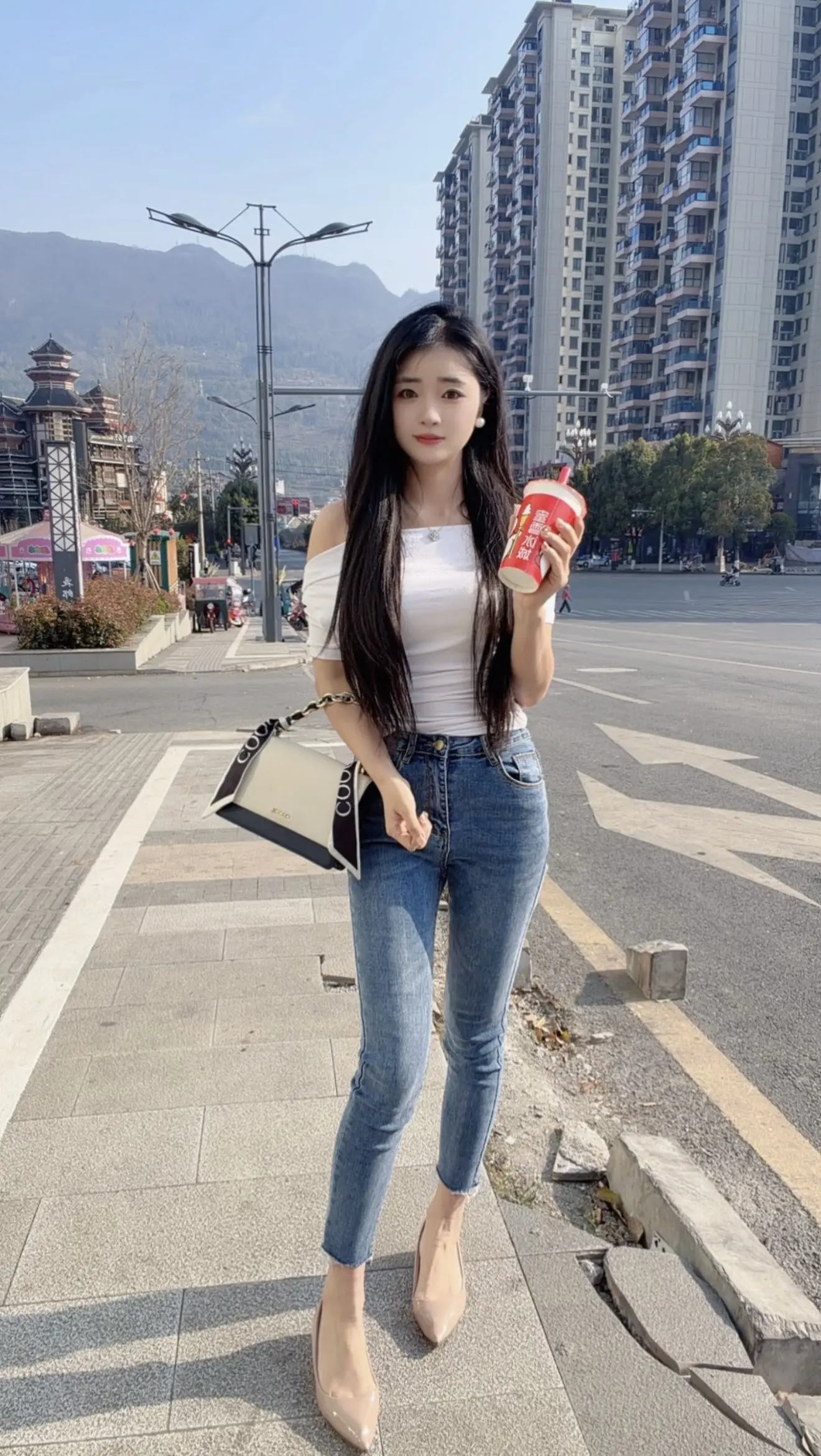 奶茶一杯快乐加倍