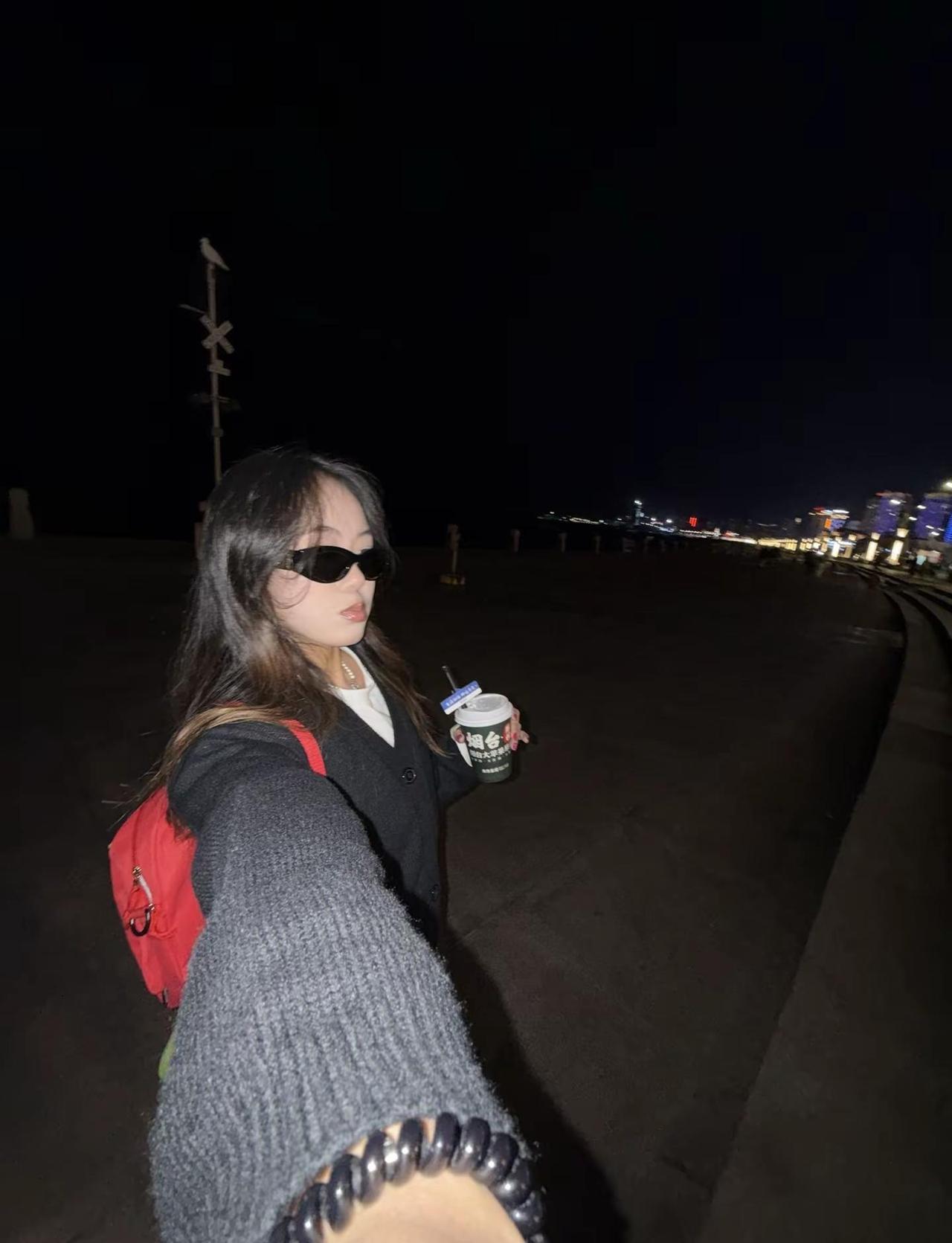 蝉掉进湖里淹死也算泉下有知了夜晚散步穿搭灵感 晚风ootd 夜晚穿搭