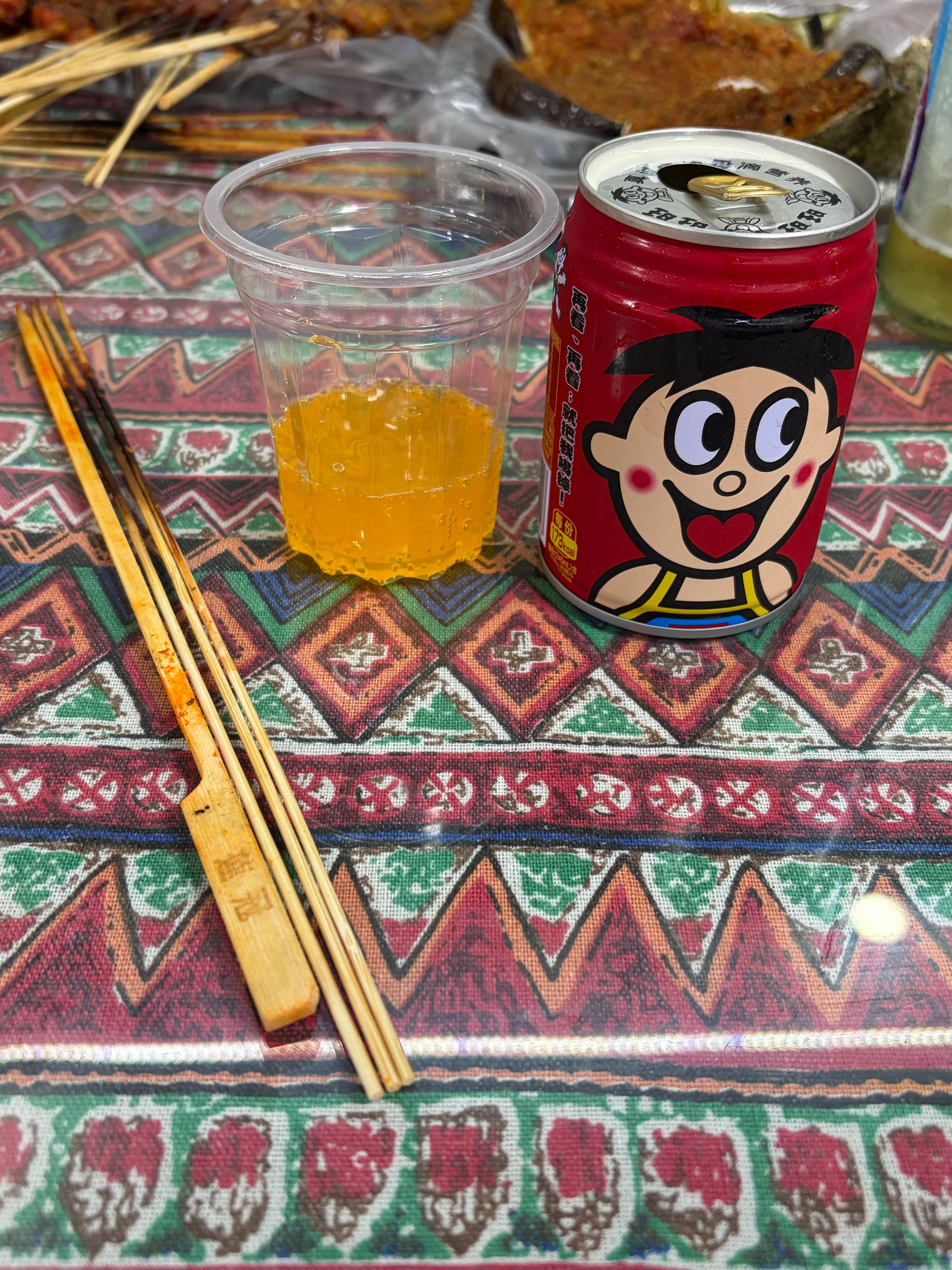 吃烧烤配旺仔 