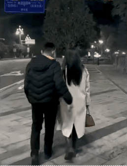 吃完饭送女友回家，她这一躲，这段缘分也算走到尽头了！