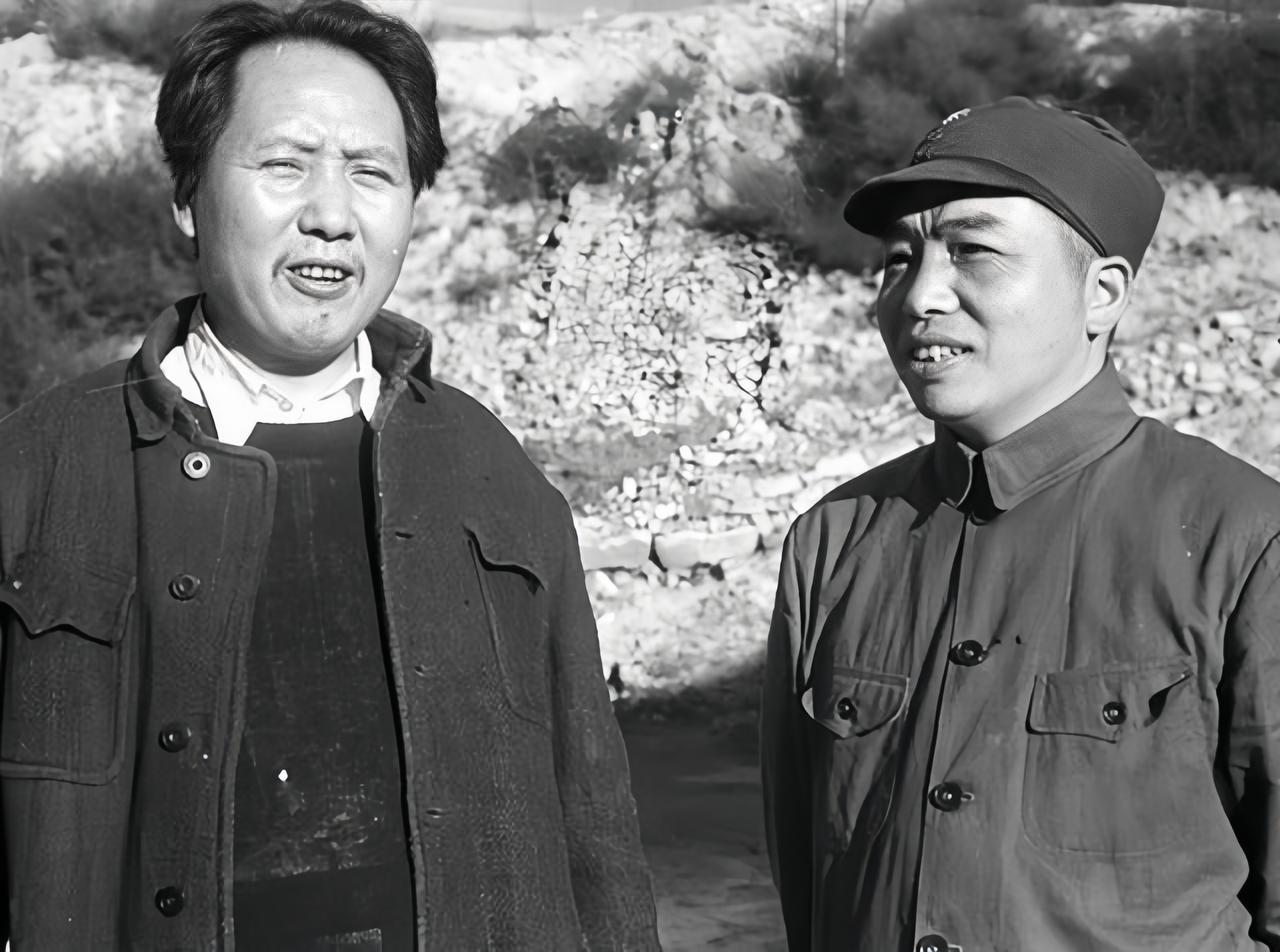 1937年6月，正在酝酿成立八路军，彭德怀给党中央毛主席递交了一份八路军配备干部