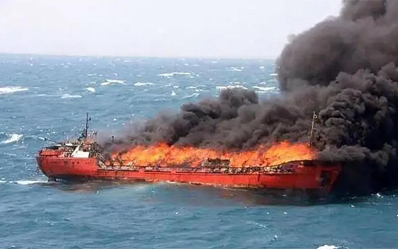 谁能想到，一向横着走的美国，居然在波斯湾被伊朗按着头教做人！这波反制操作太绝了，