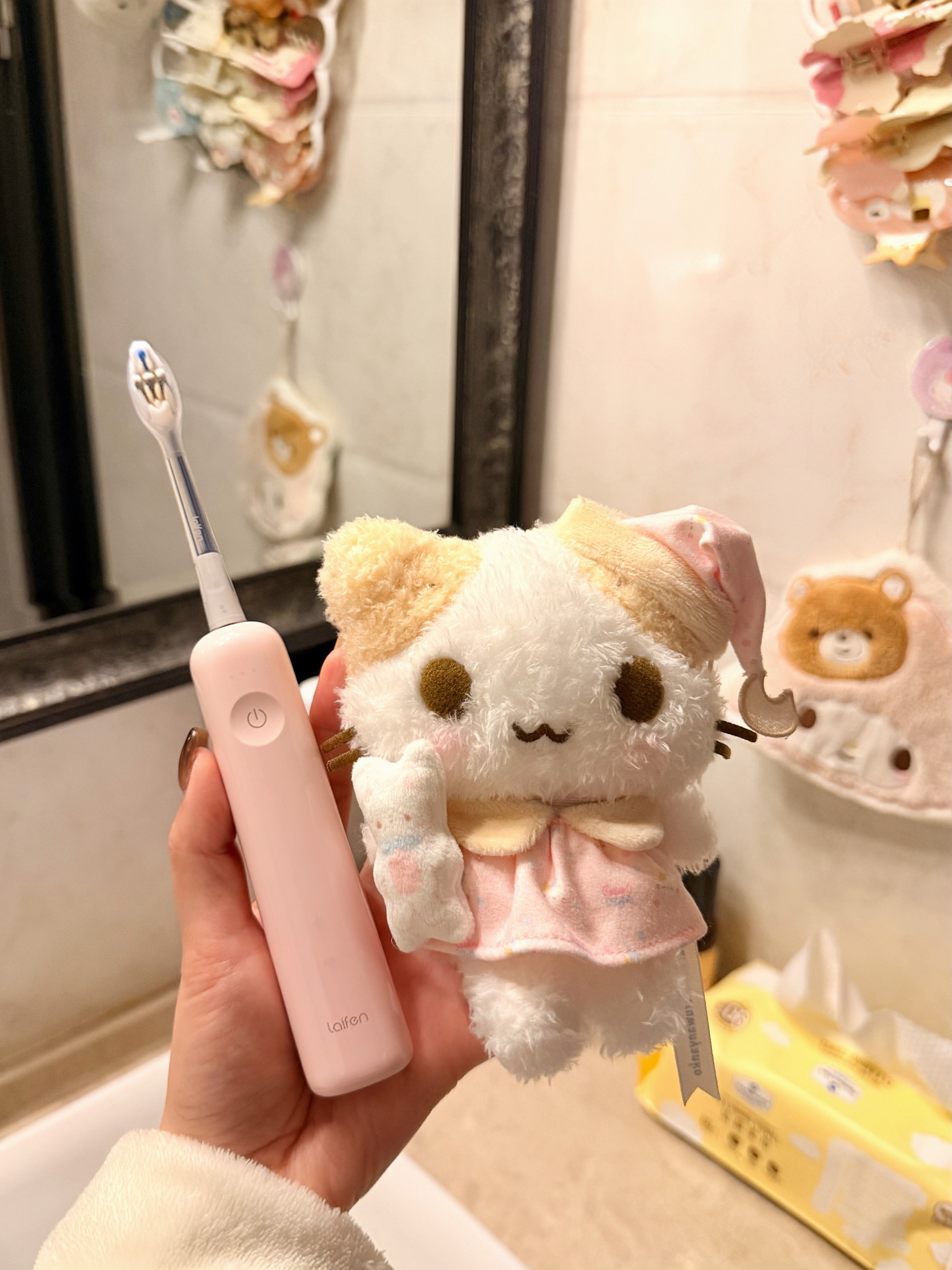 之前一直使用手动牙刷，最近感觉牙齿状态越来越差了，手动的确实很难刷干净🥲我的牙