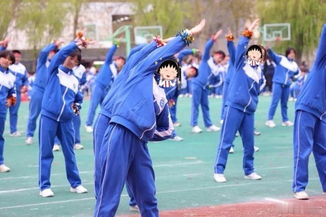 深圳解决“校服难题”的办法值得肯定，但还不是最优解。（图1）深圳校服真香 提到中