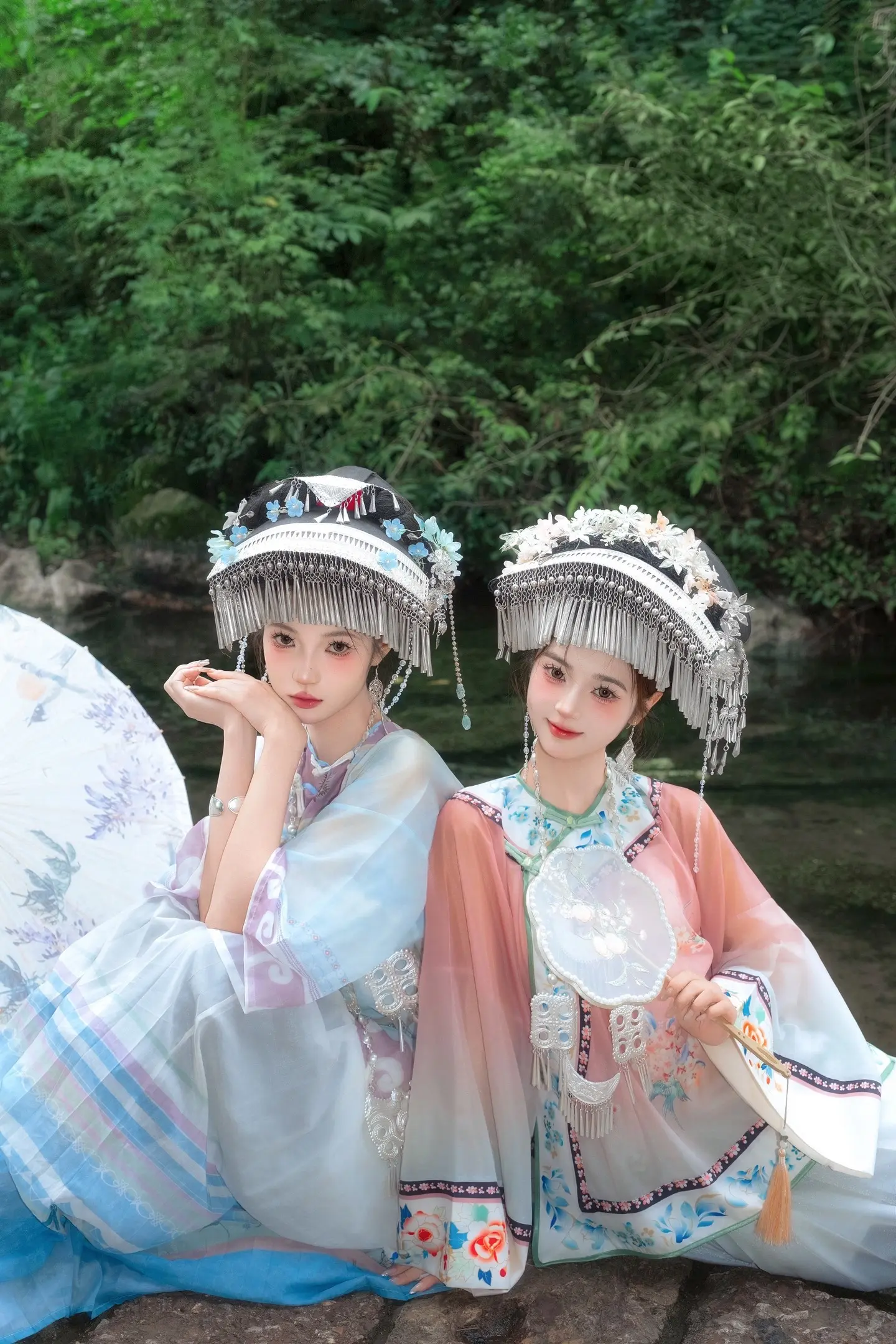人生建议！一定要和闺蜜来丽江拍次彝族少女 在束河古镇开启彝族少女副本模式