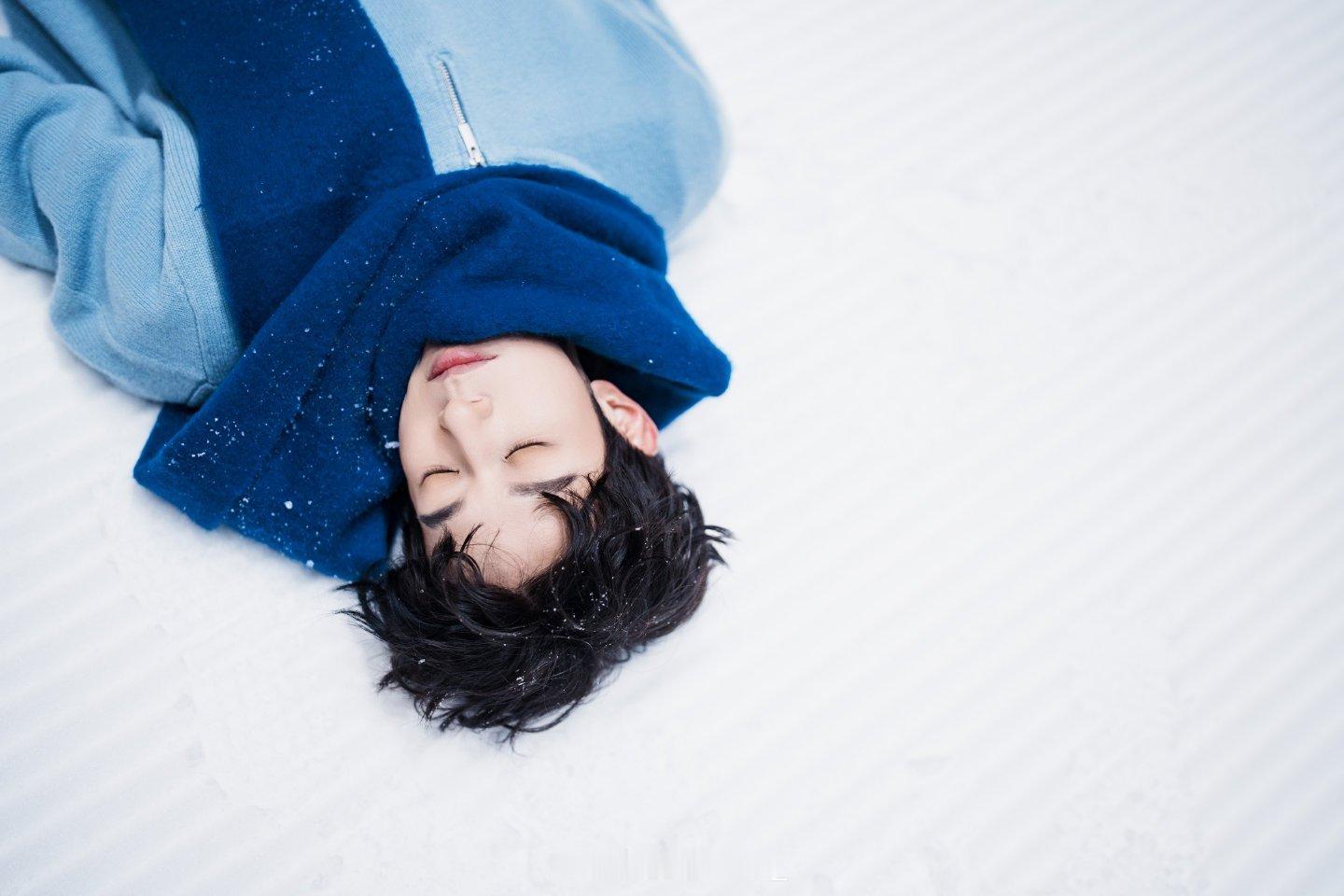 现在的心情是江衡李沛恩帅成这样般配成这样你说地球是方的我也认了。 