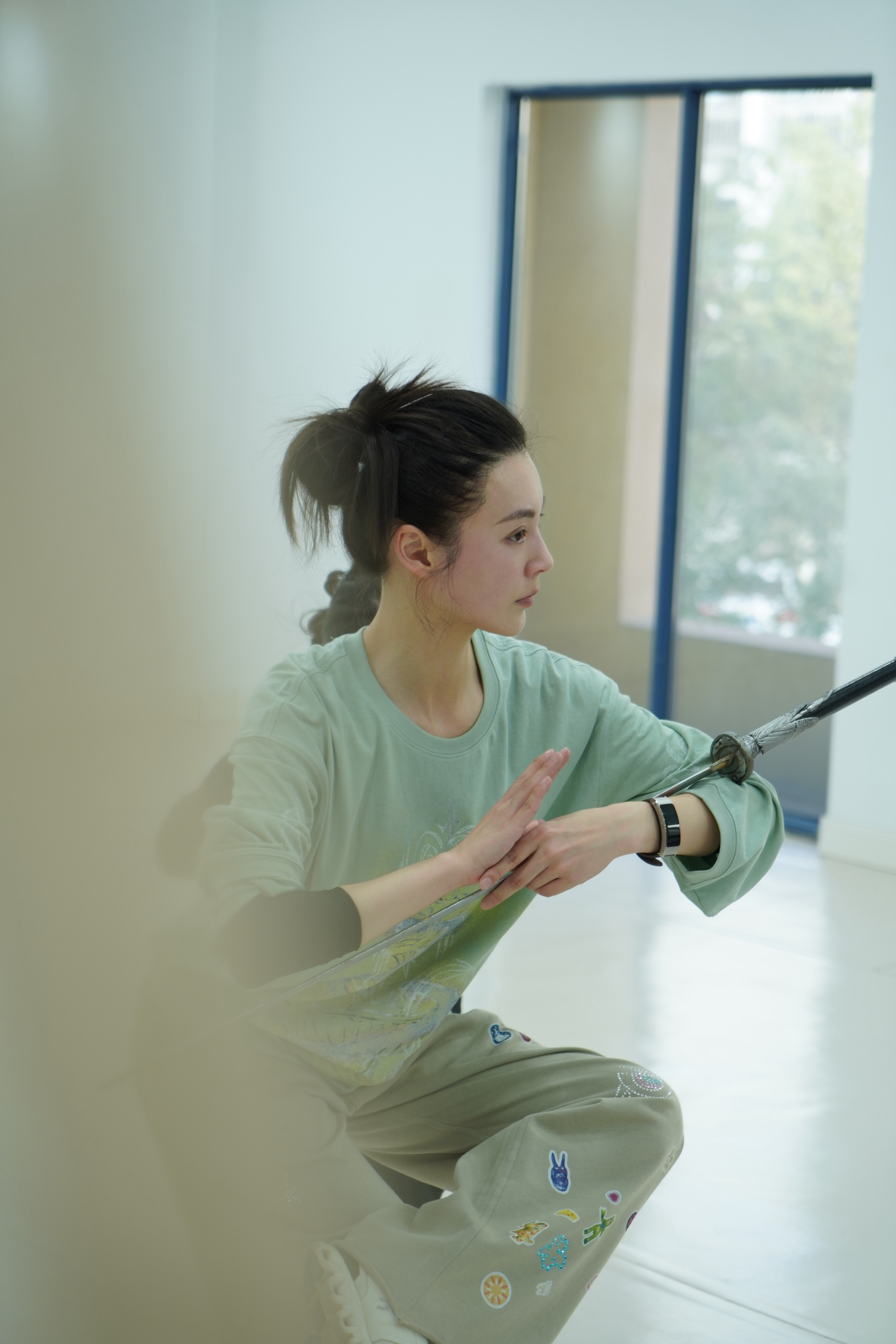 她是 踏碎星河落入我梦境的幻想 生命给我在最难熬的时光 留下唯一的星光✨ 