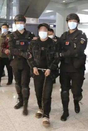 云南，一男子因为贪图亲嫂子的美貌，竟然趁嫂子午睡的时候进入房间侵犯了她，在跟嫂子