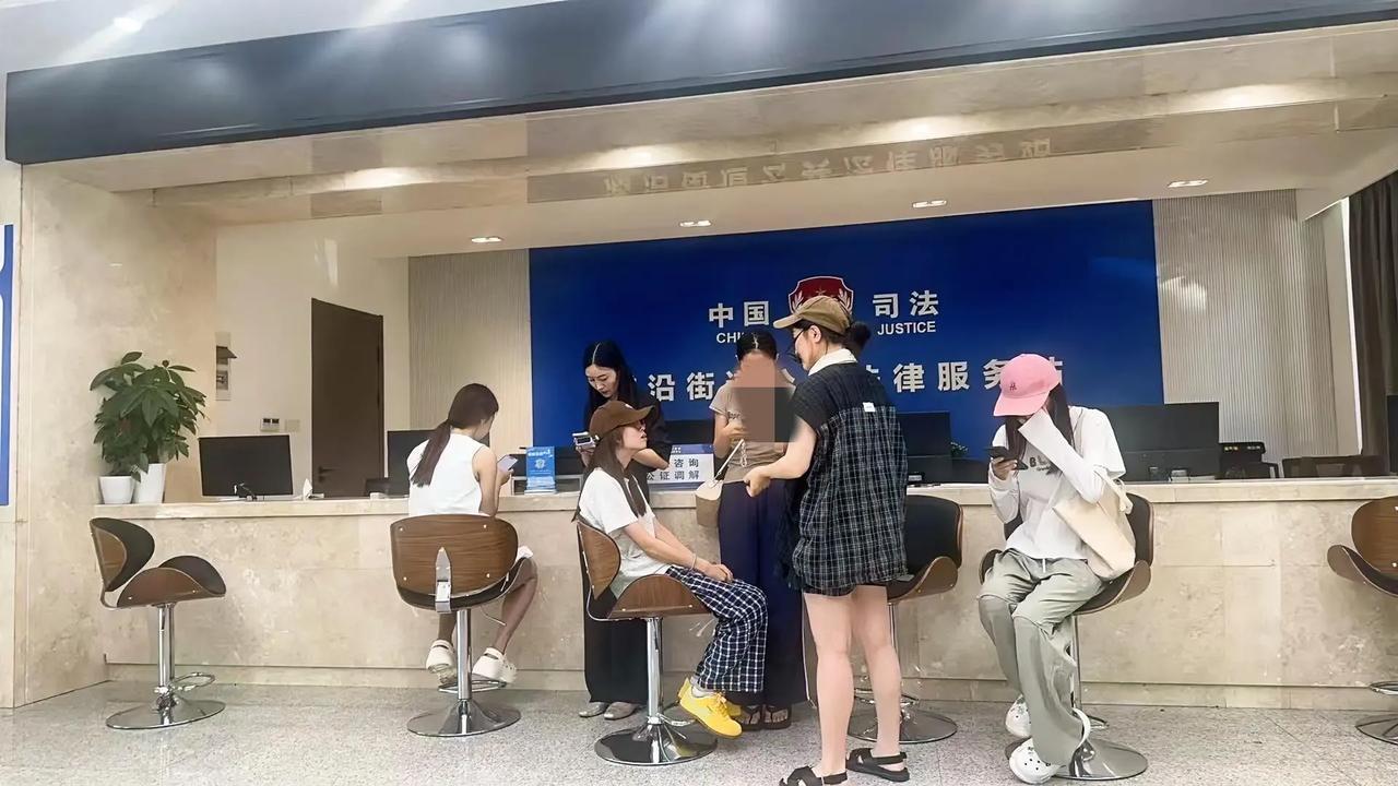 你说这气不气人，有什么好办法收拾这些人吗？

刚才外甥女打来电话，说自己这个月的