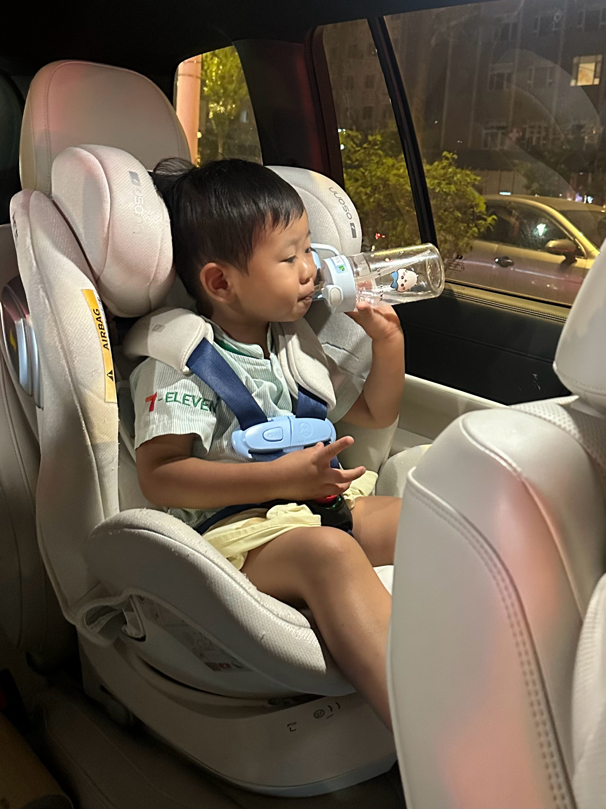 糕某个人技：喝空气。 