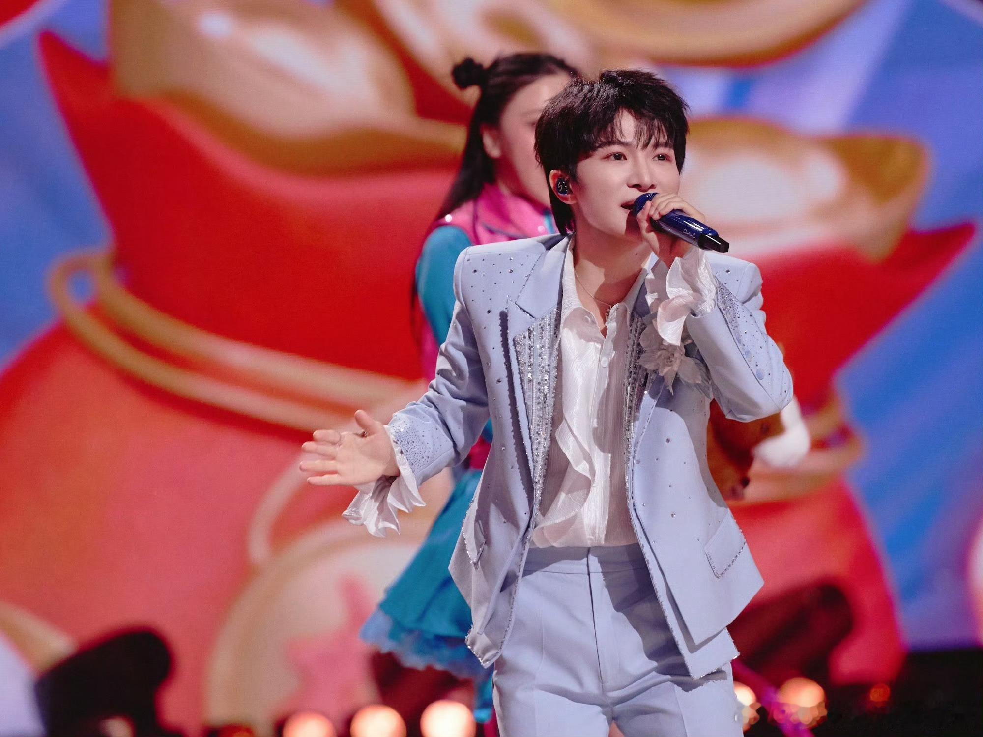 周深连续三年湖南卫视闹元宵周深官宣湖南卫视元宵晚会(๑˃̵ᴗ˂̵)🏮，连续三年