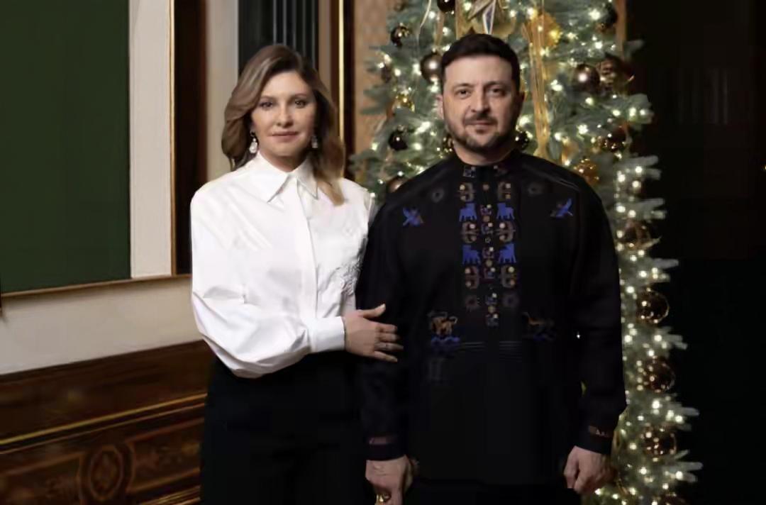 泽连斯基新年致辞硬气表态，说乌克兰要和平但绝不要“乌克兰的终结”，拒绝软弱协议，