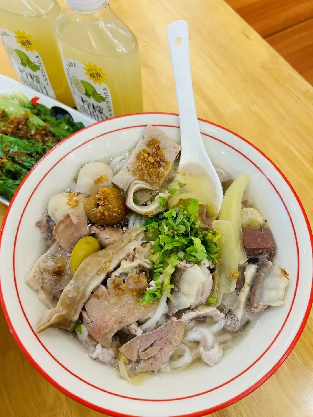 一口入魂的回甘油柑橄榄促肉粿条！