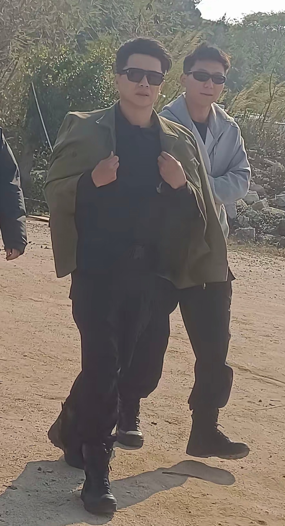 去年这路透，想象成“私下”的谭彦和廖不凡都劲劲的[酷]尤其把段奕宏拍得像大佬[d