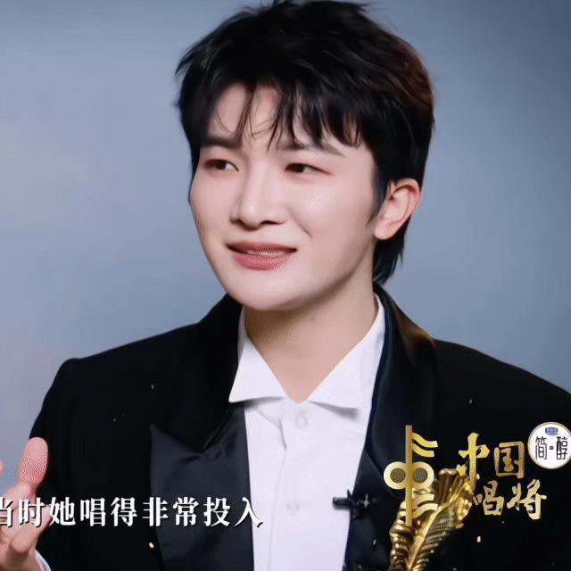 ✨ ✨ 【小圈跟米子们说早上好呀】他把星河卷成麦克风形状气流穿过月光声带抖落满室